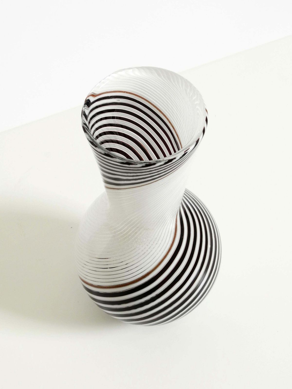 Italian Mid Century Murano Glass Vase By Dino Martens For Aureliano Toso photo vinterior