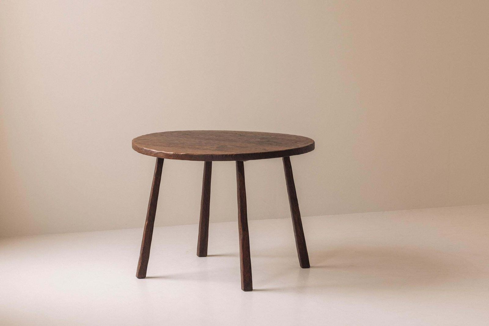 Ronde massief eiken eettafel, ca. jaren 1950, Frans vakmanschap