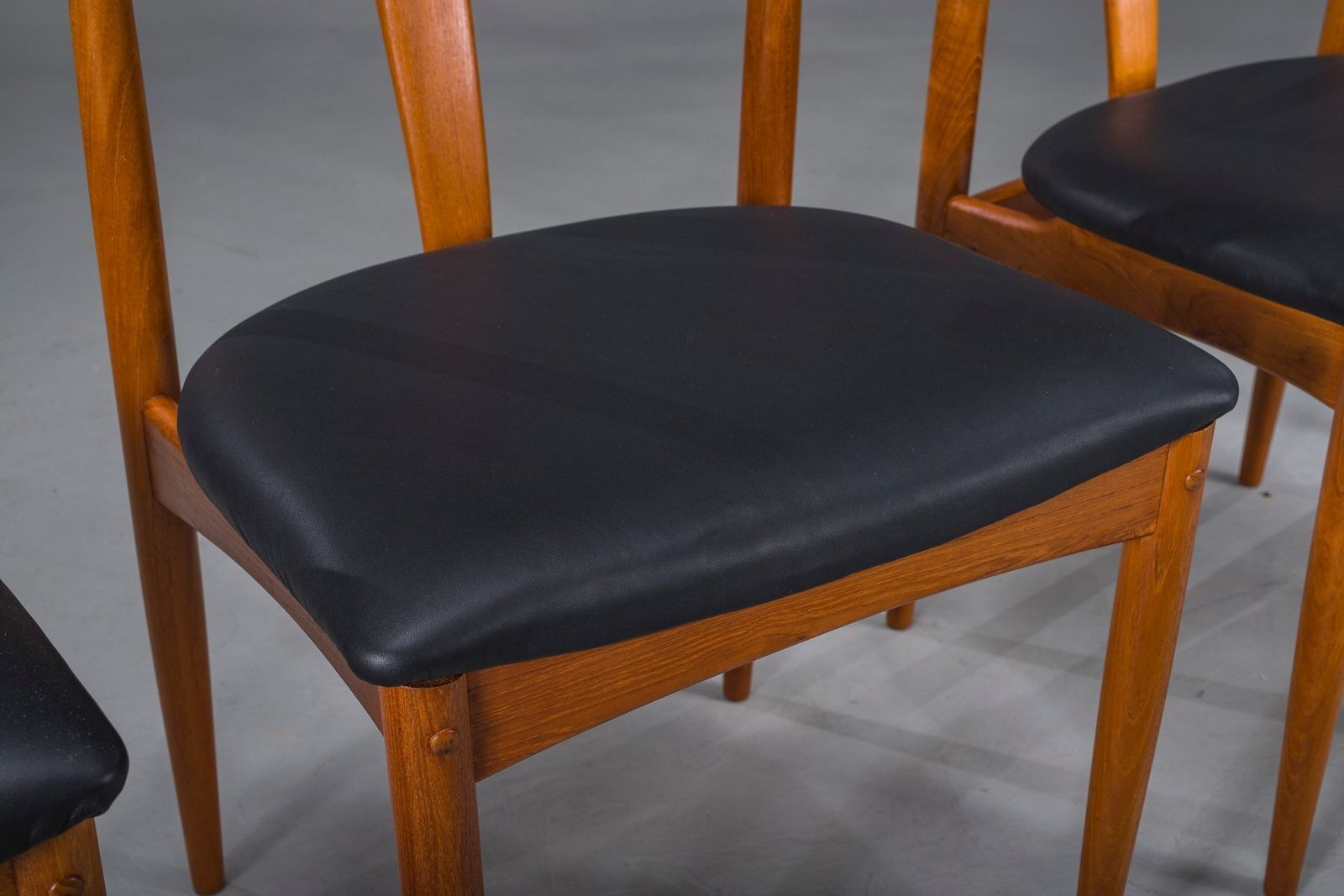Juliane Dining Chairs In Teak And Black Leather By Johannes Andersen For Uldum Møbelfabrik, Denmark, 1960s, Set Of 6 photo 4527.0