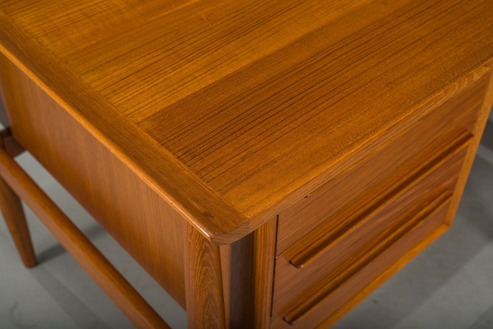 Mid Century Danish Teak Executive Desk By Arne Vodder For H.P. Hansen, 1960s photo buy