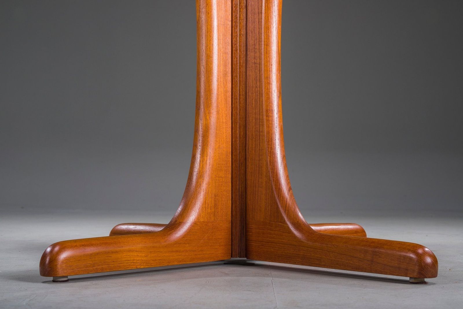 Vintage Scandinavian Danish Teak Round Side Table By Axelsen, 2003 photo Furniture