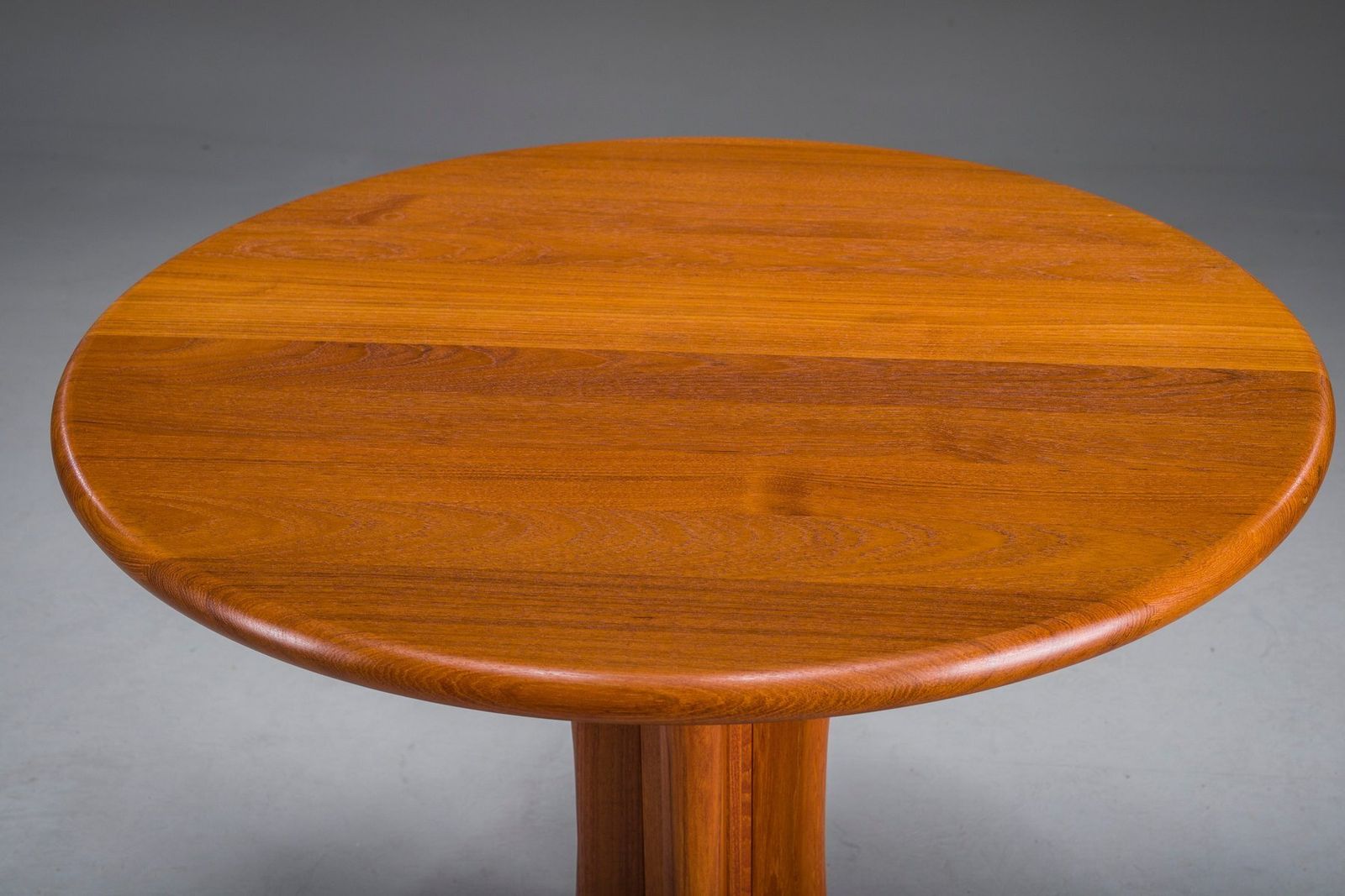 Vintage Scandinavian Danish Teak Round Side Table By Axelsen, 2003 photo 566.0