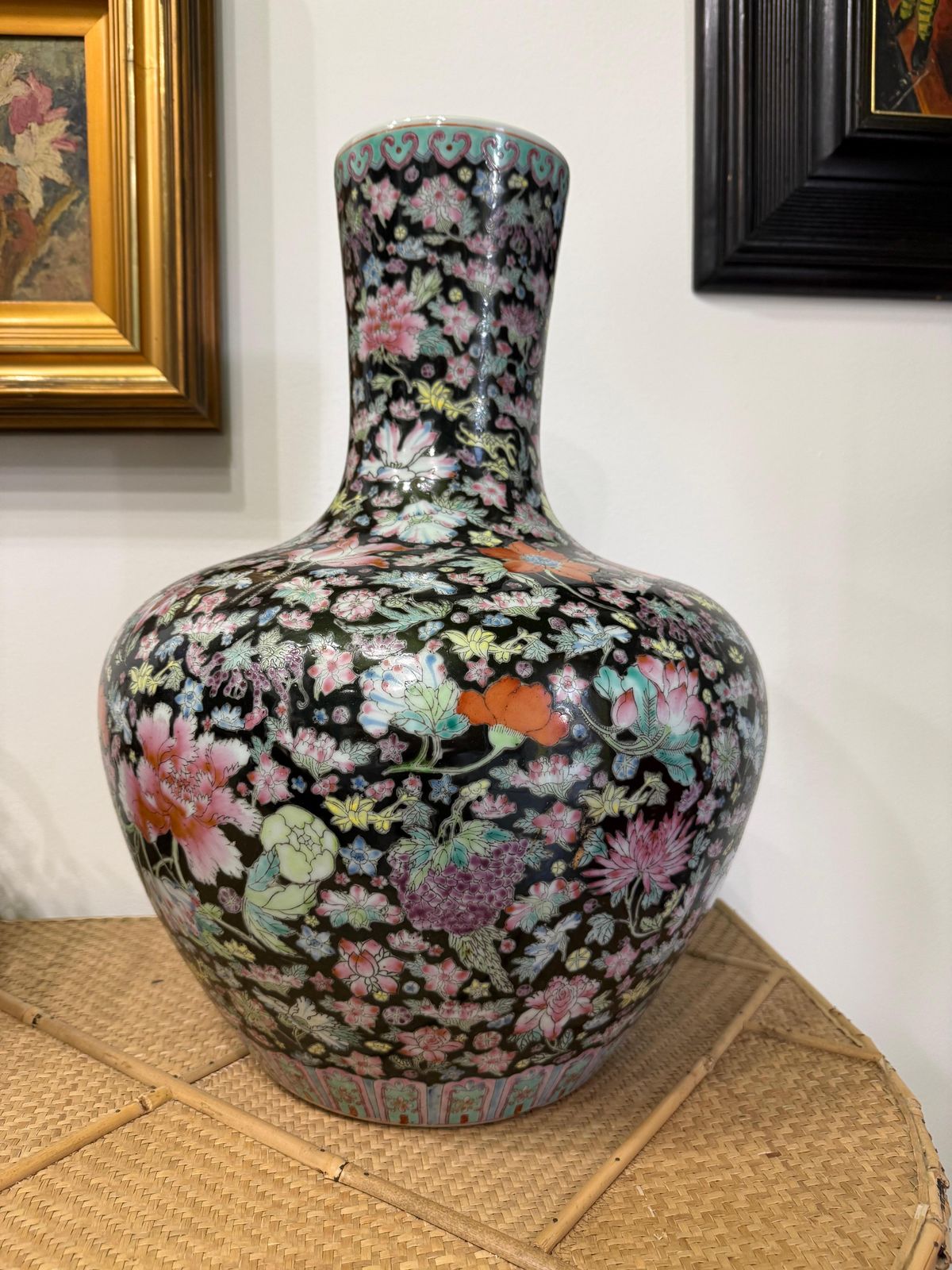 1115.0 Large Decorative Floral Vase China 1930s Art Deco Black Background photo