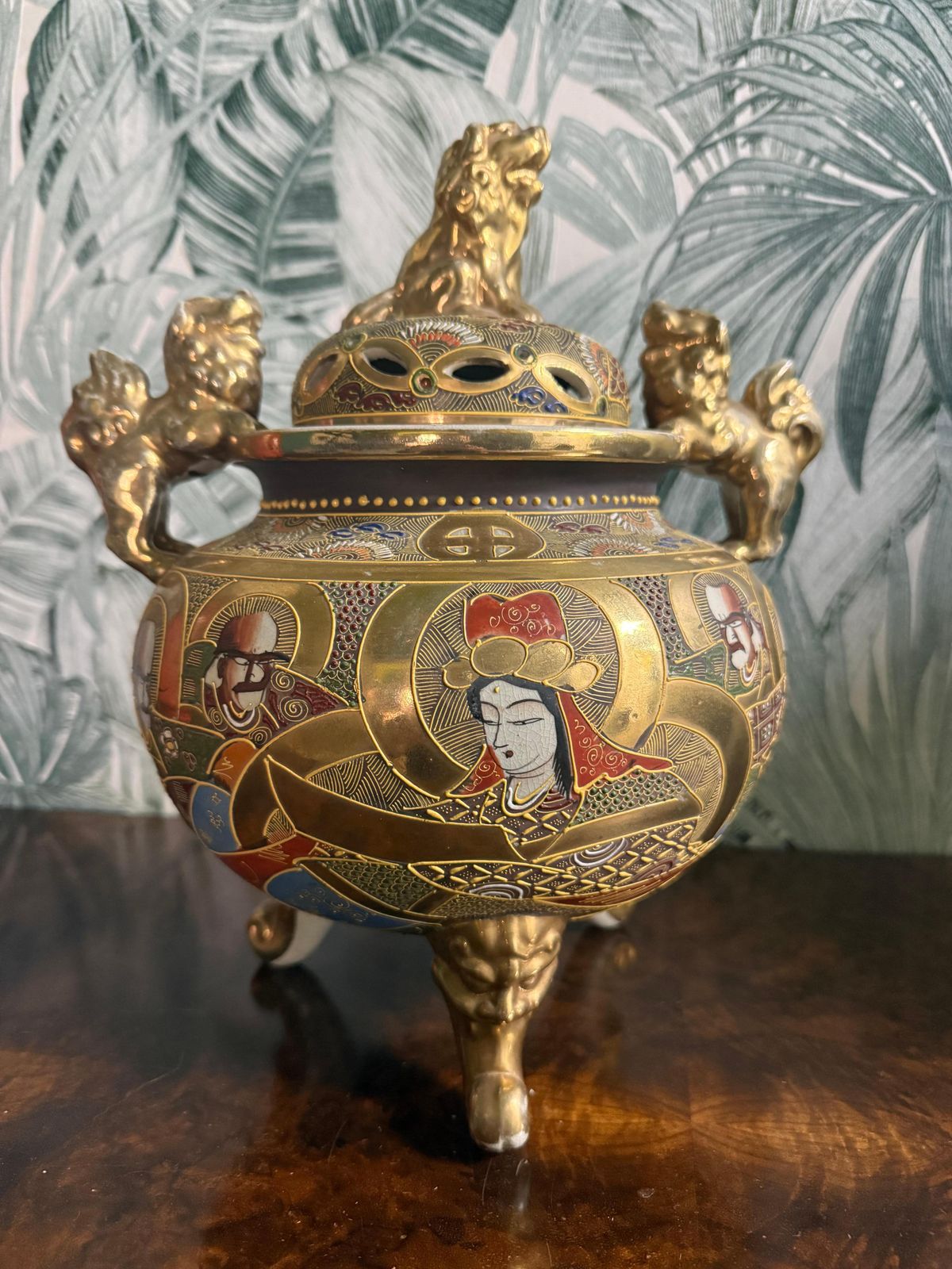Home Decor Satsuma Style Lidded Vase China Gold Background With Lions In The Handles And Lid photo