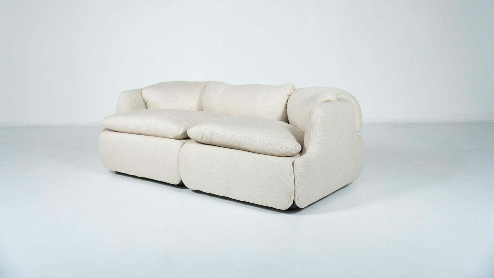 Confidential Sofa By Alberto Rosselli For Saporiti, Italy, 1970s photo buy