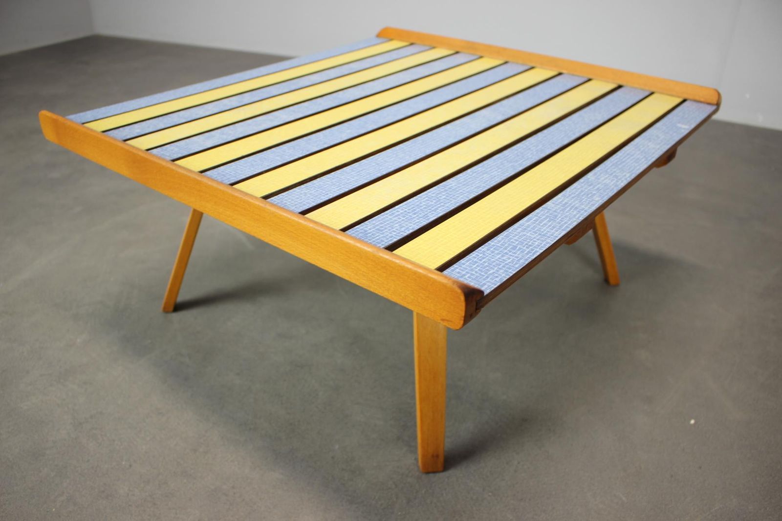 Mid-Century plantentafel of bijzettafel, Tsjecho-Slowakije, jaren 1970 photo 390.0