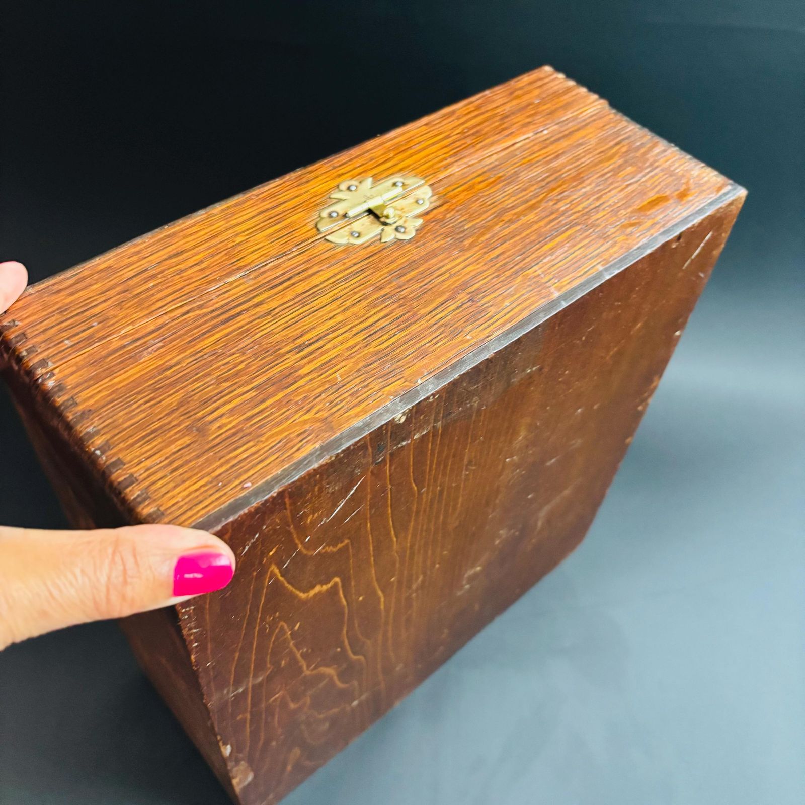 Boîte de viatique catholique d'époque en chêne anglais, garnitures en laiton, époque victorienne photo furniture