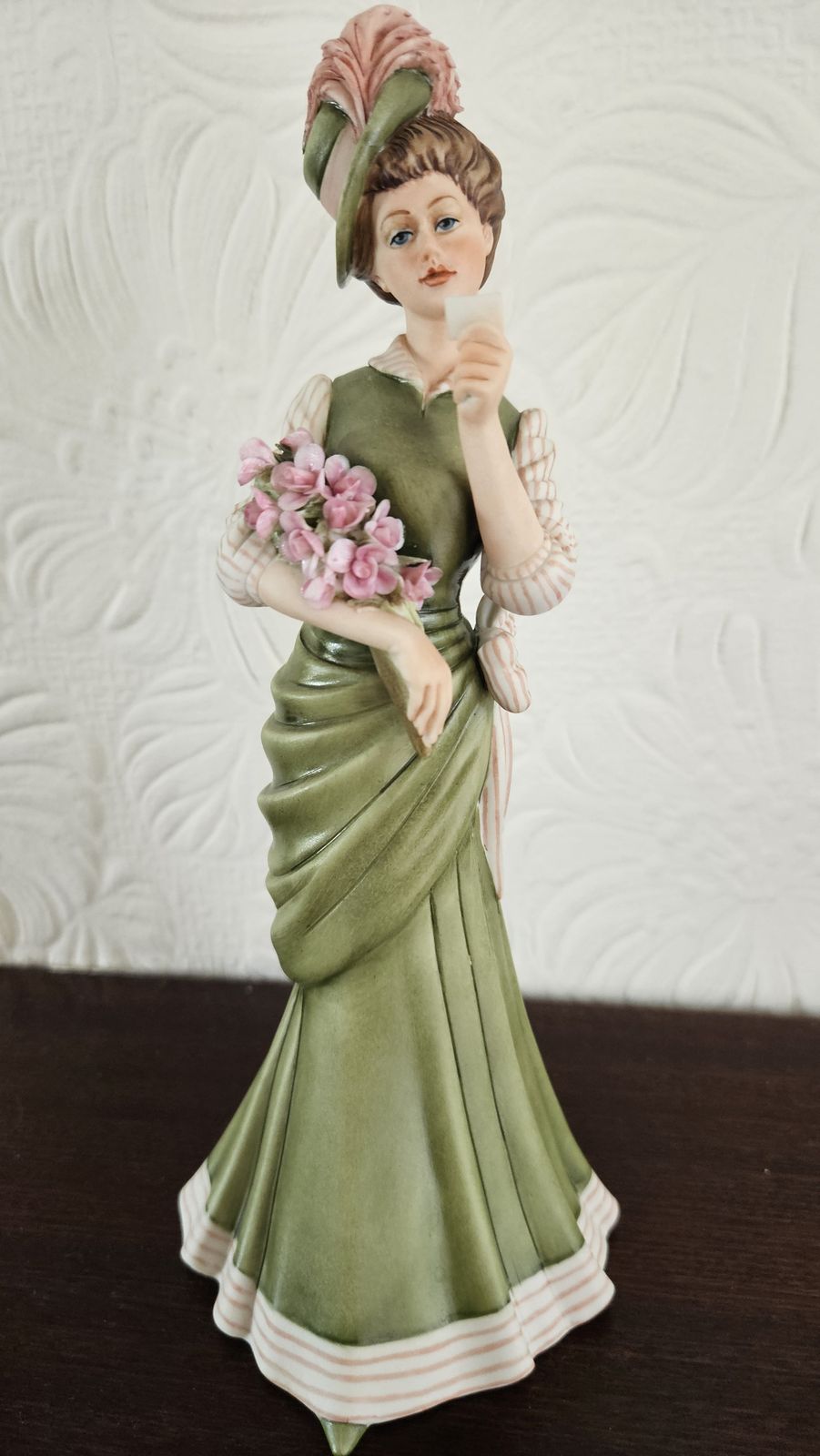 Elegant Capodimonte 'Lady With A Letter' Porcelain Figurine By Jpa   No: 49/1500 World Limited Edition