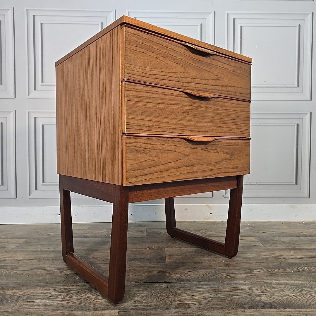 Vintage Chest Of Drawers Bedside Sleigh Frame Retro Mid Century Europa Furniture