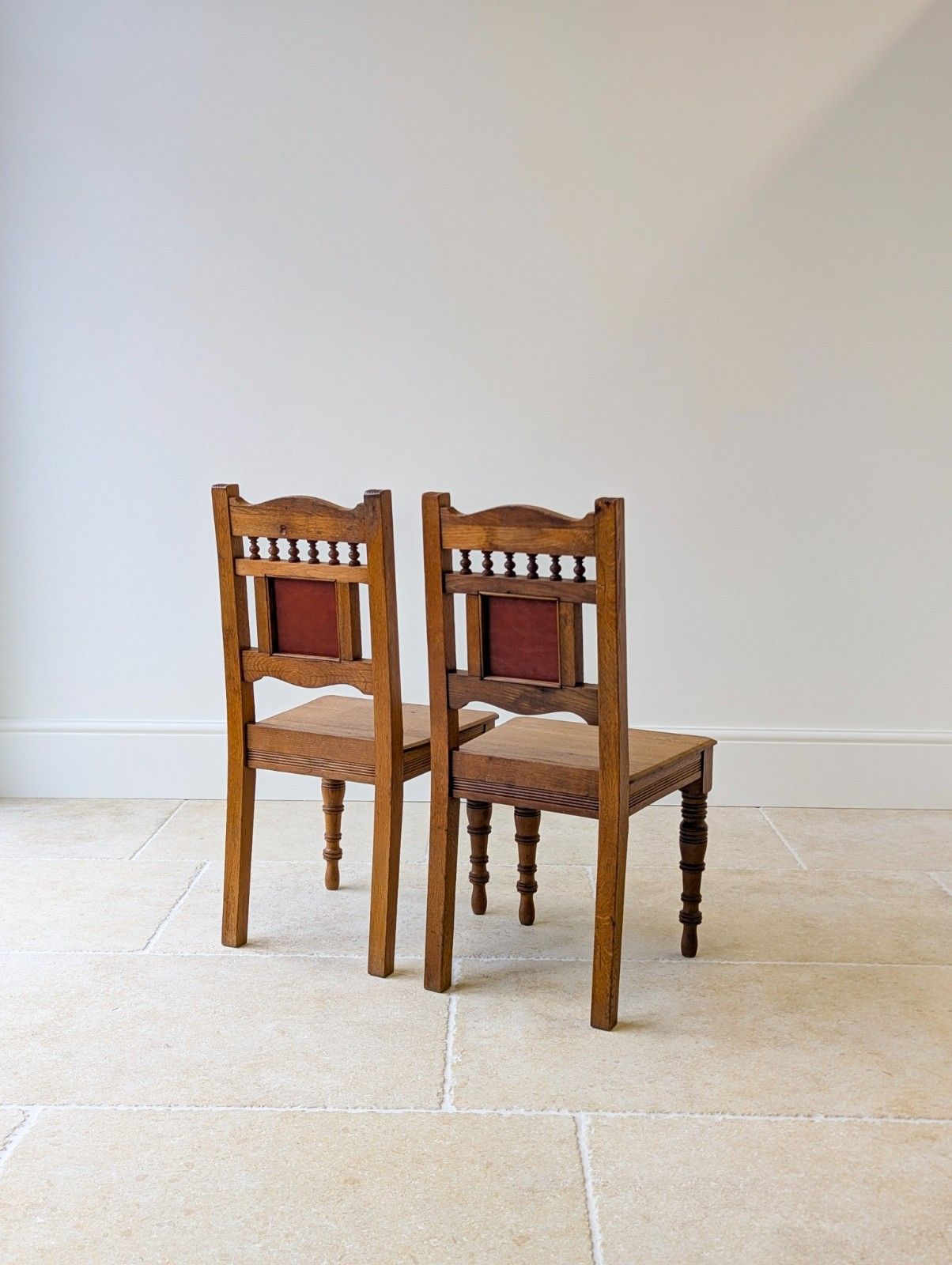425.0 Pair Of Antique Victorian Oak Side Chairs C.1890 photo