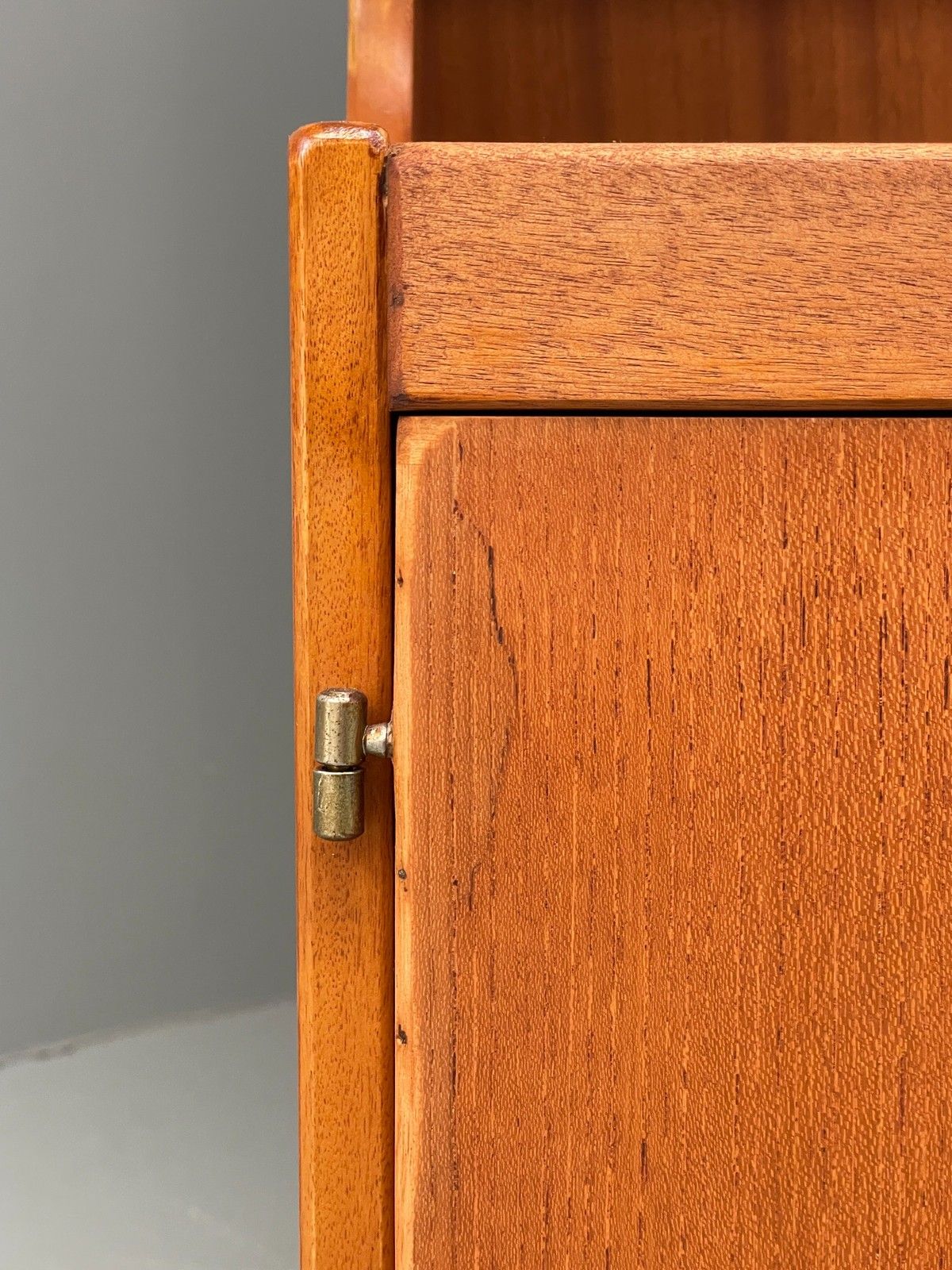 photo furniture Vintage Teak Wall Unit Jentique 1970s Retro Shelving Glazed Eb11971