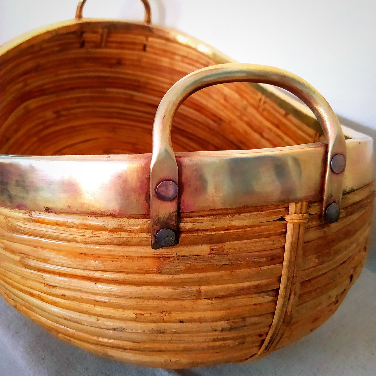 Grand panier en jonc crayon, années 1970. photo vinterior