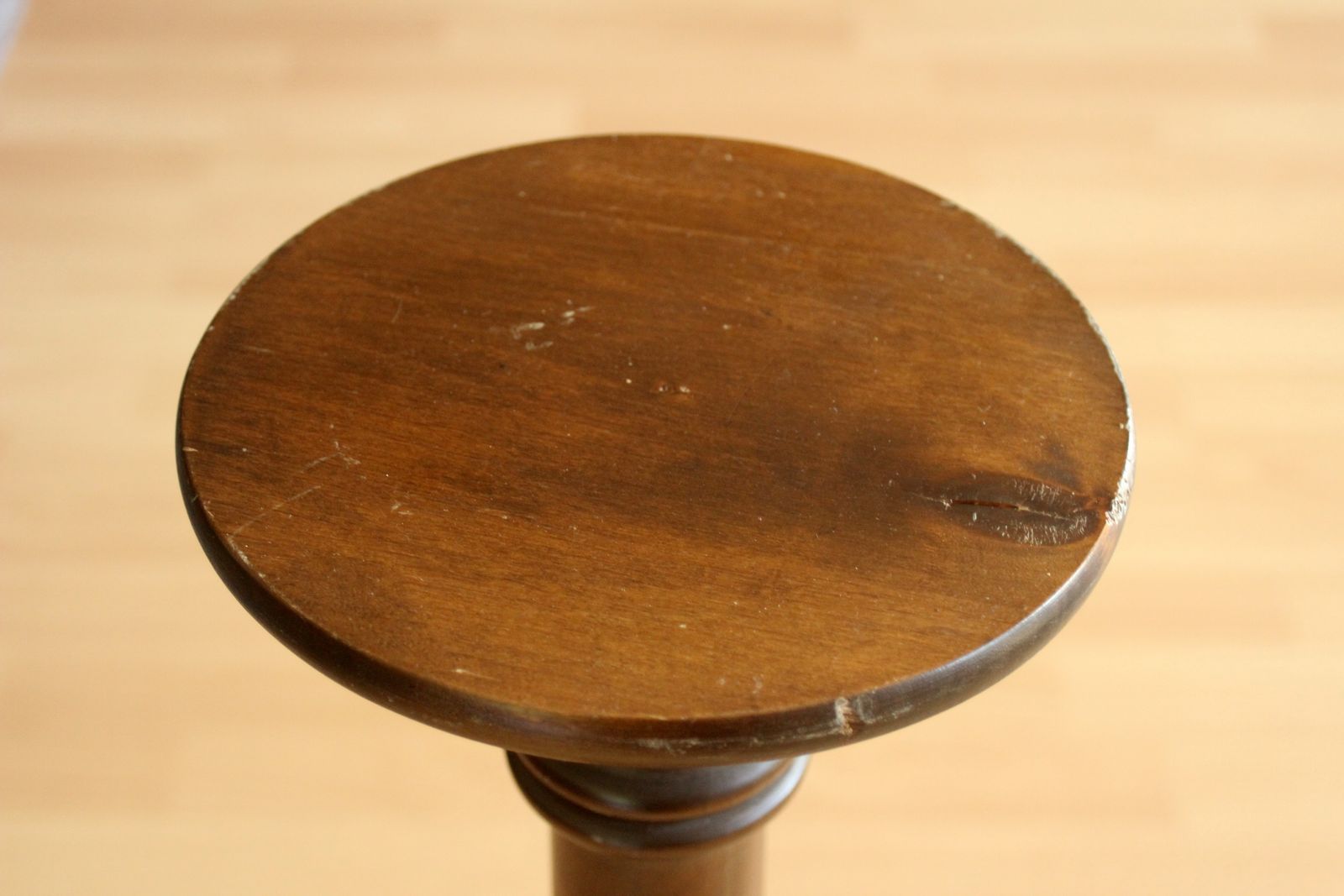 High Wooden Pedestal    Turned Coloumn   Height 66 Cm   Plant Stand   Vintage photo Home Decor
