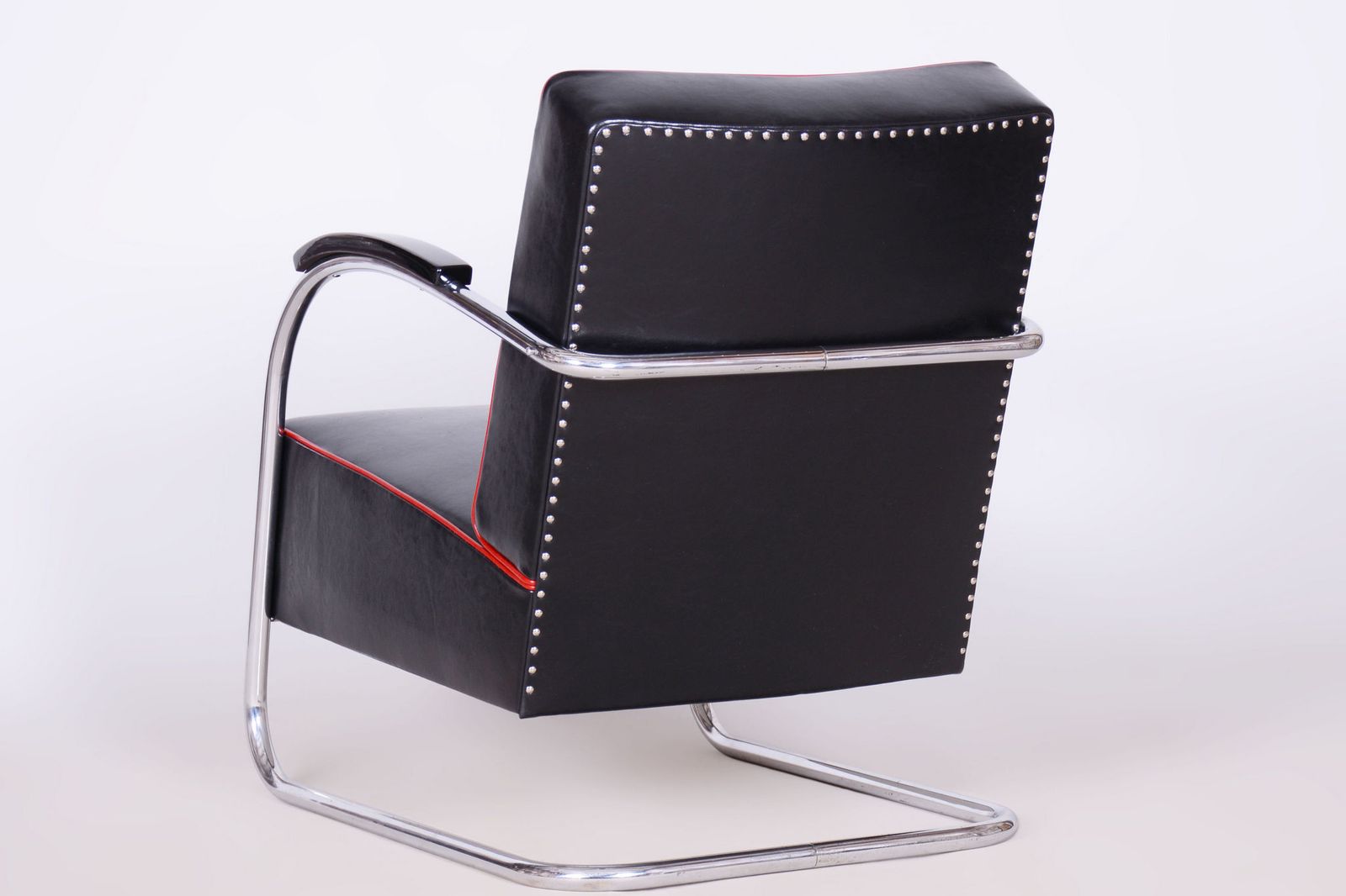 photo furniture Pair Of Restored Bauhaus Fn21 Armchairs, By Mücke Melder, Leather, Czech, 1930s