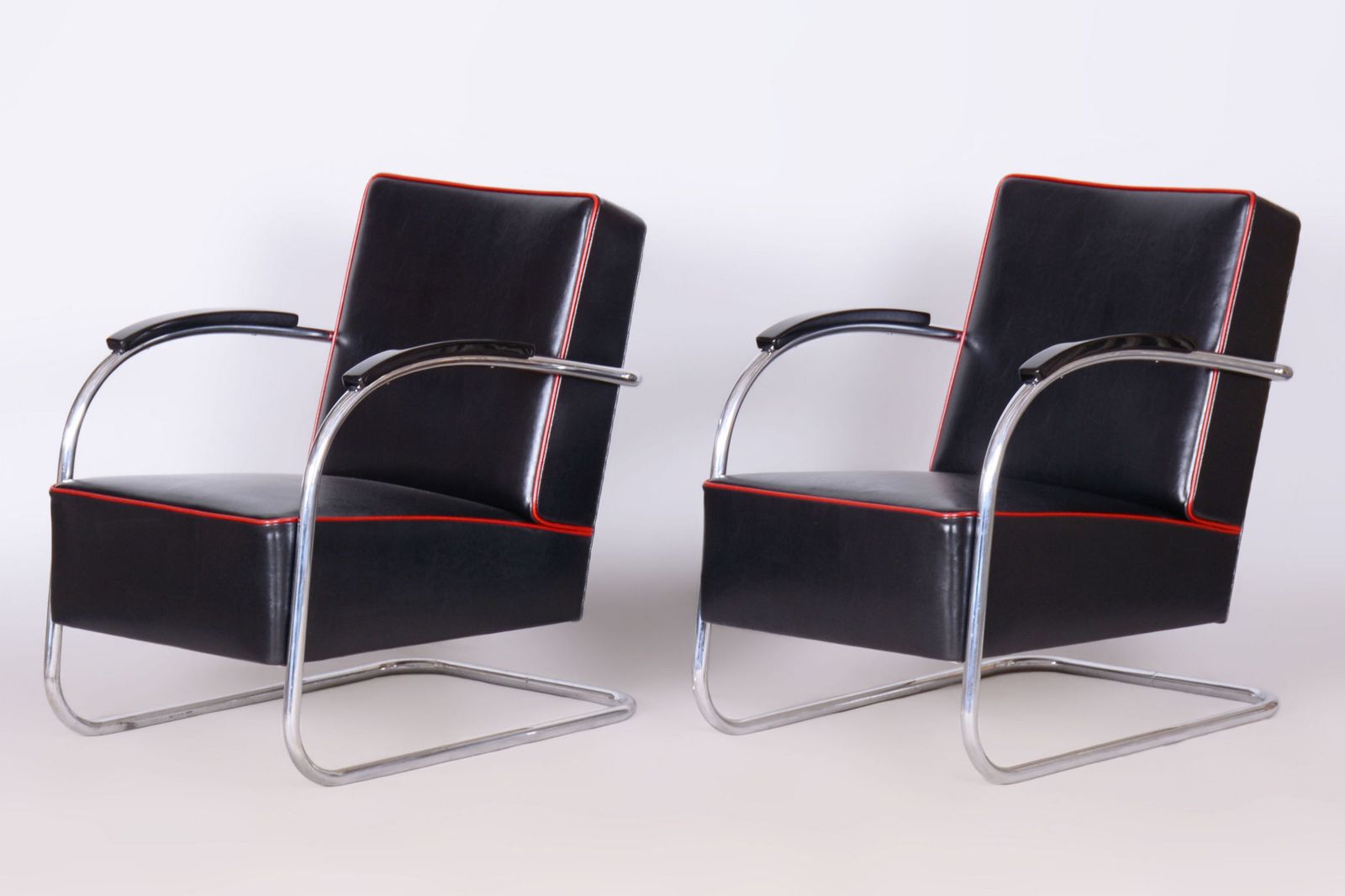 Pair Of Restored Bauhaus Fn21 Armchairs, By Mücke Melder, Leather, Czech, 1930s
