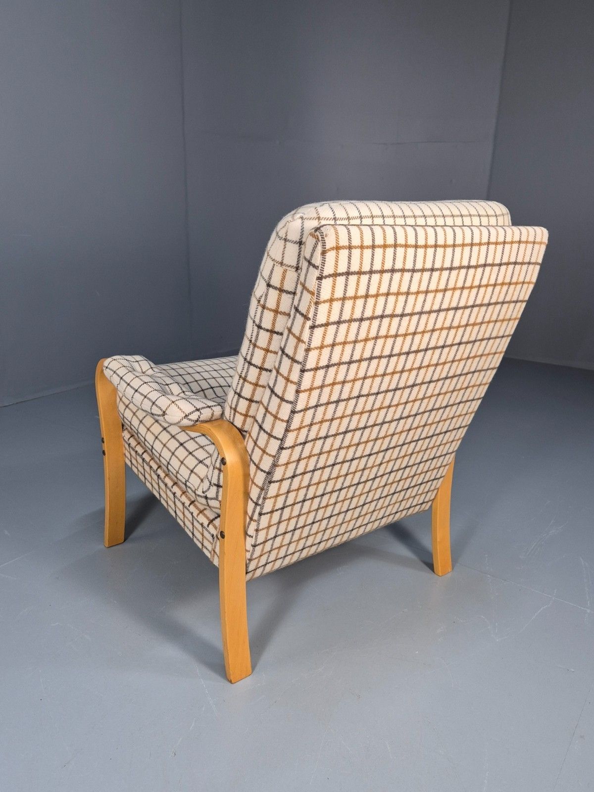 photo vintage Vintage Bentwood Lounge Chair Danish Cream Wool Check 1980s Retro Eb10334 Mben