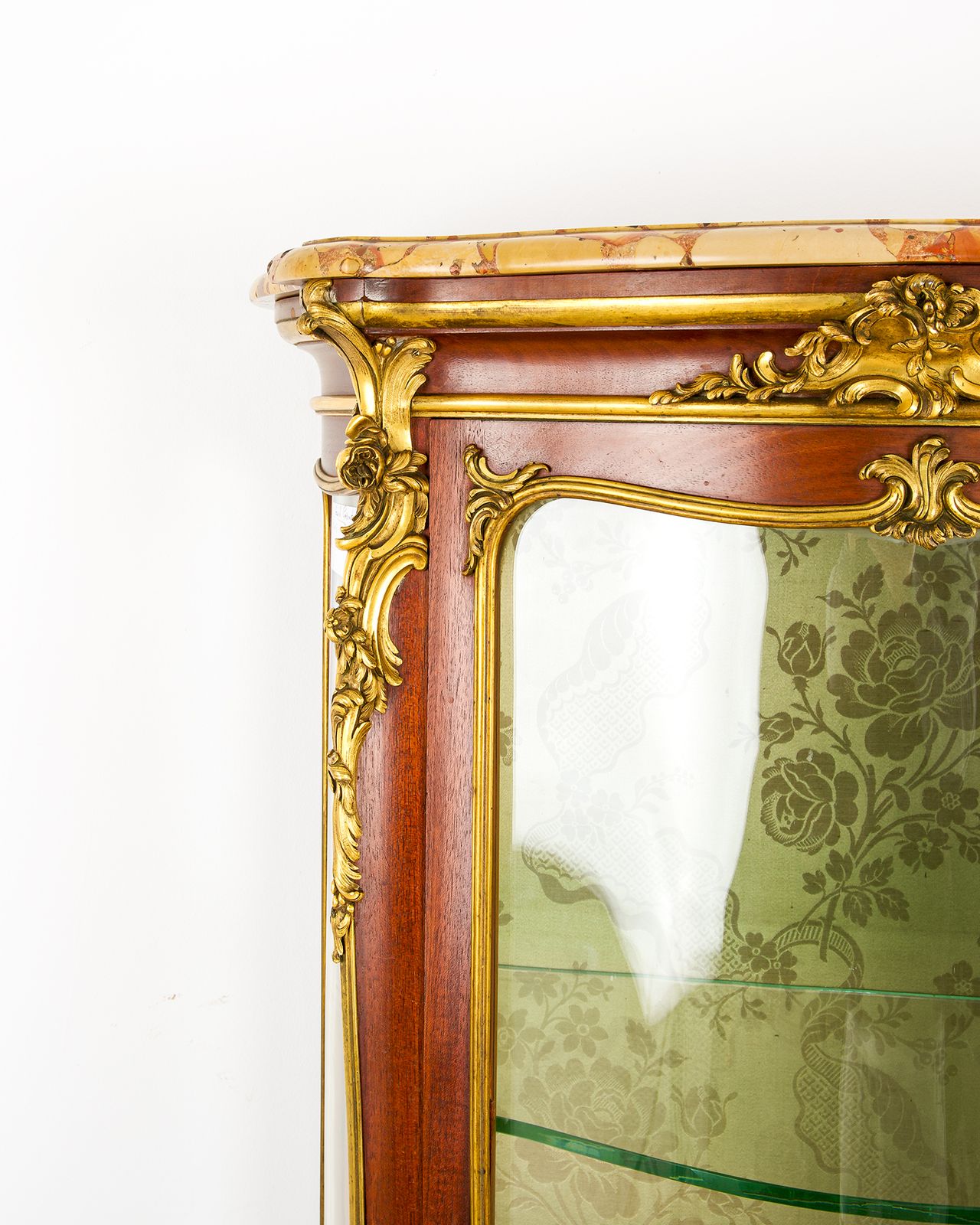 photo furniture Antique French Ormolu Mounted Vitrine Cabinet In The Manner Of François Linke