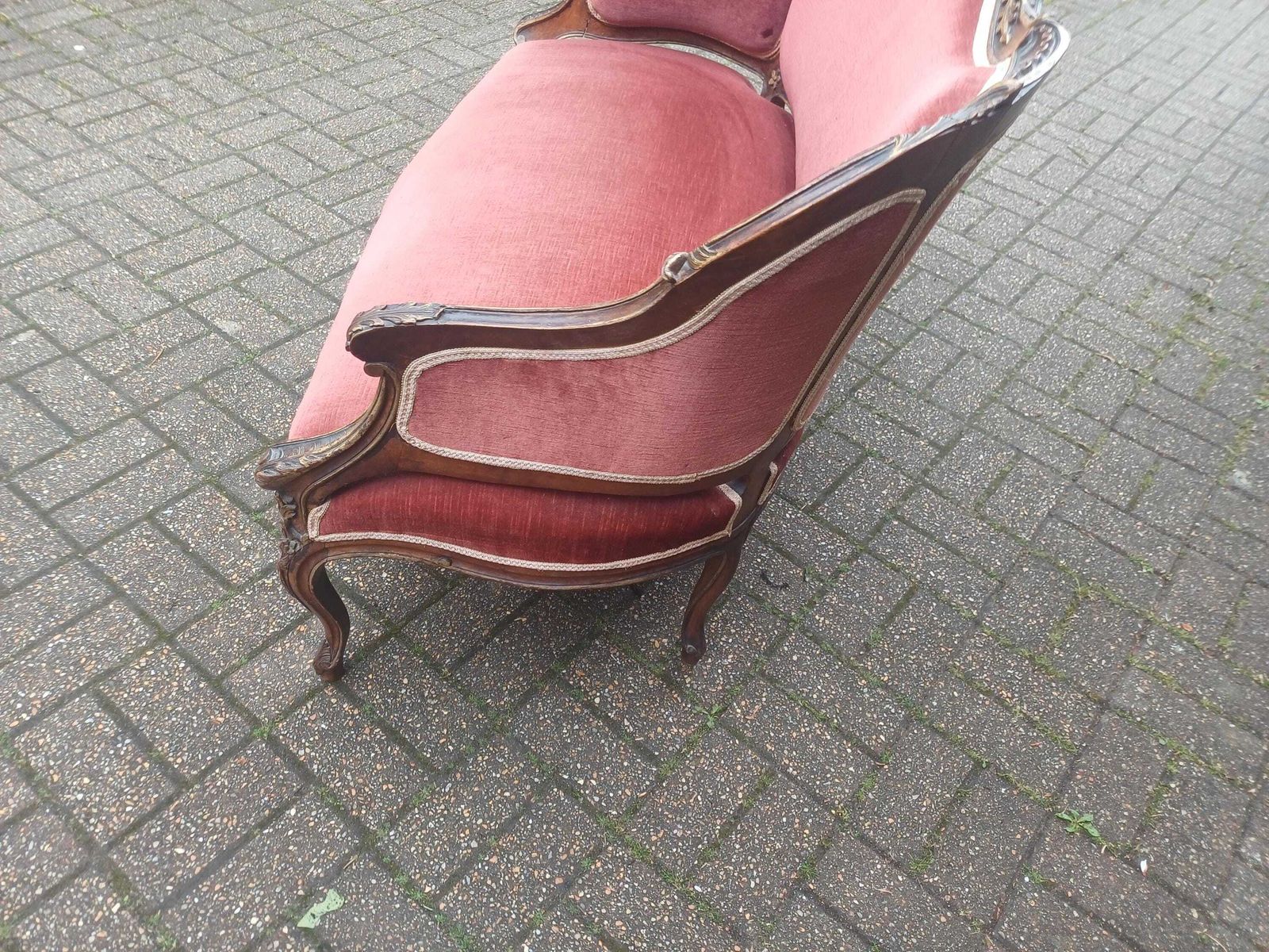 photo buy Victorian Rococo Salon Suite Mahogany Love Seat Armchairs Chair French Louis Style Pink Velvet Antique Furniture