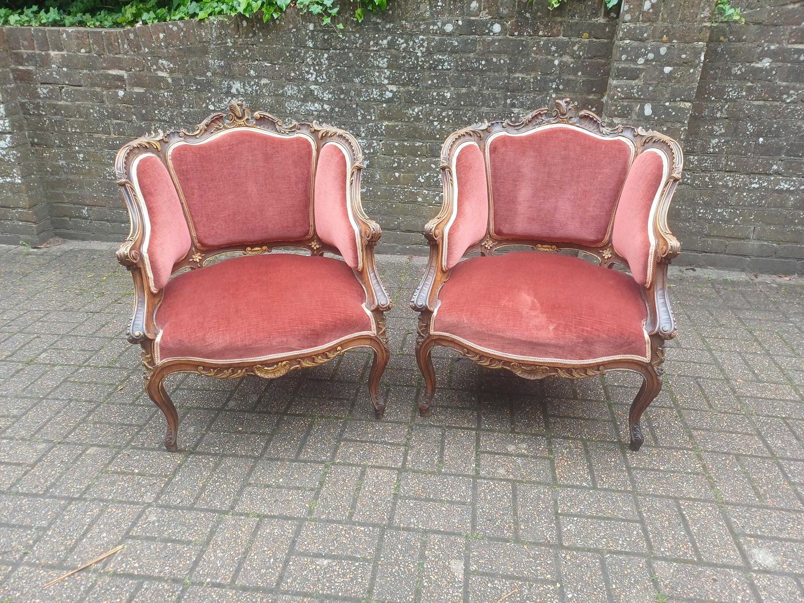 photo vintage Victorian Rococo Salon Suite Mahogany Love Seat Armchairs Chair French Louis Style Pink Velvet Antique Furniture