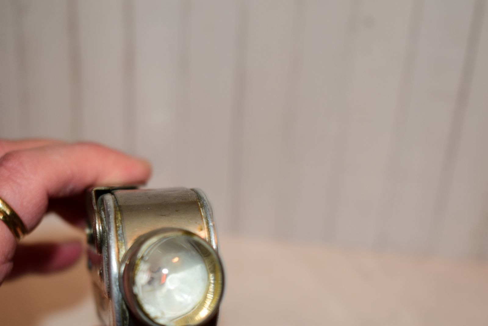 photo vinterior Rare Wwii British Military Issue 'Deklalite' Dynamo Torch – Working Swiss Patent