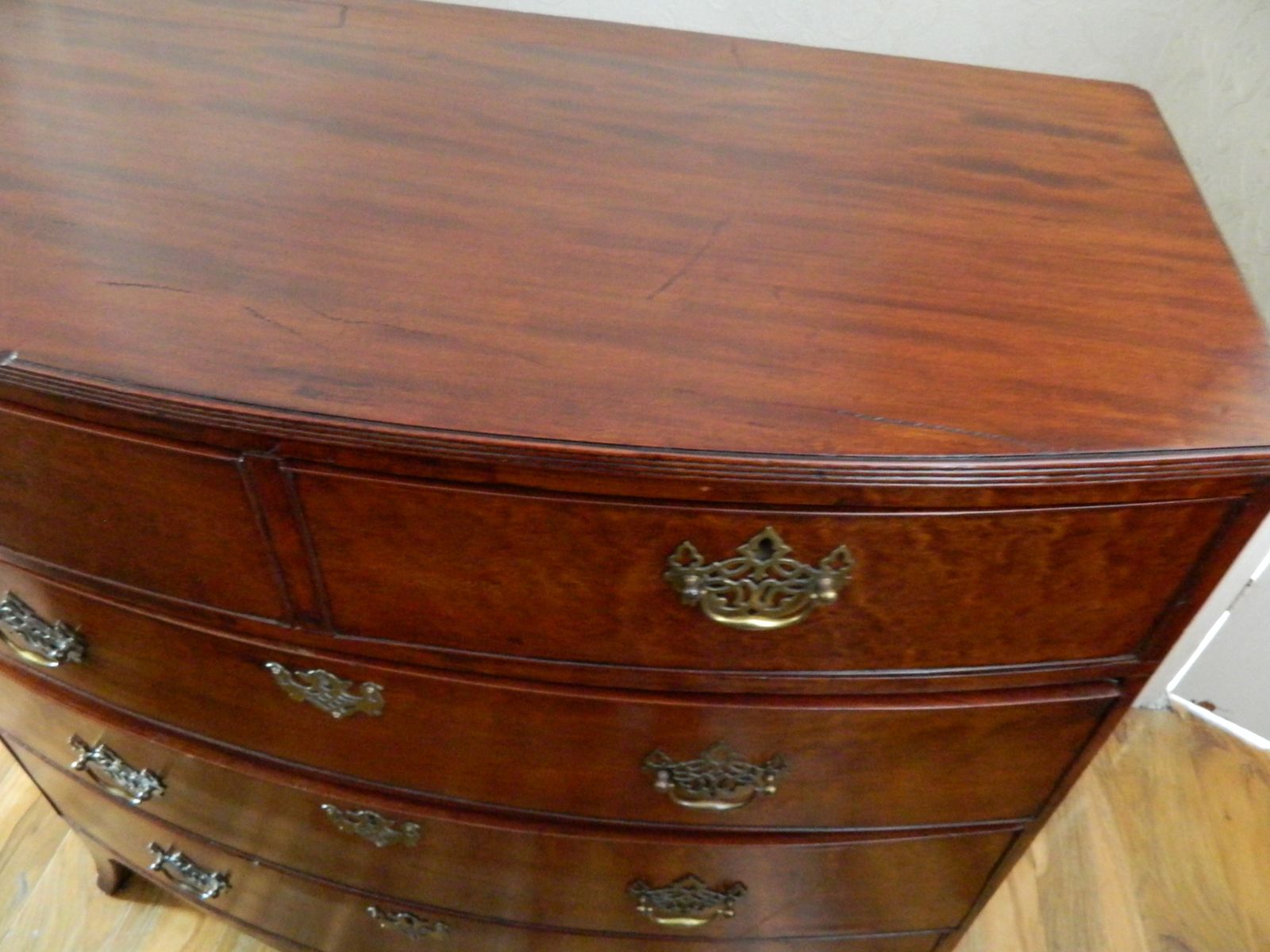 photo vintage Regency Mahogany Bow Front Chest Of Drawers