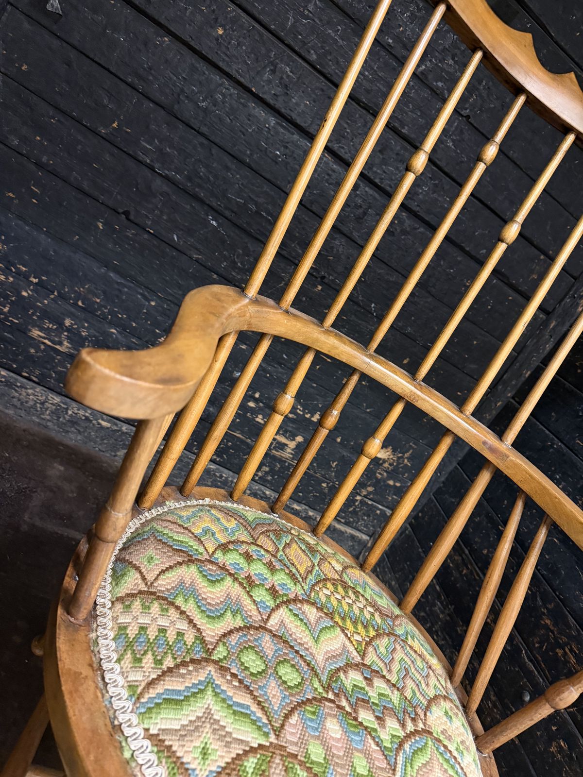 Arts & Crafts Movement Elm Windsor Comb Back Chair, Woven Tapestry Seat photo vintage