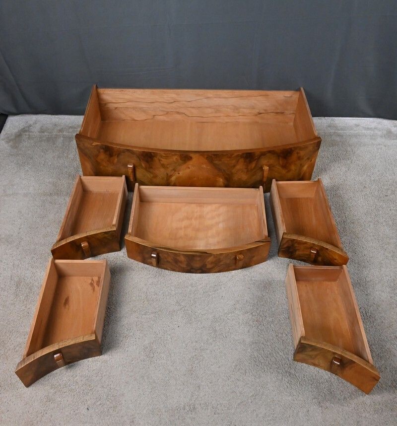 photo vinterior Dressing Table In Burr Walnut, England – 1920