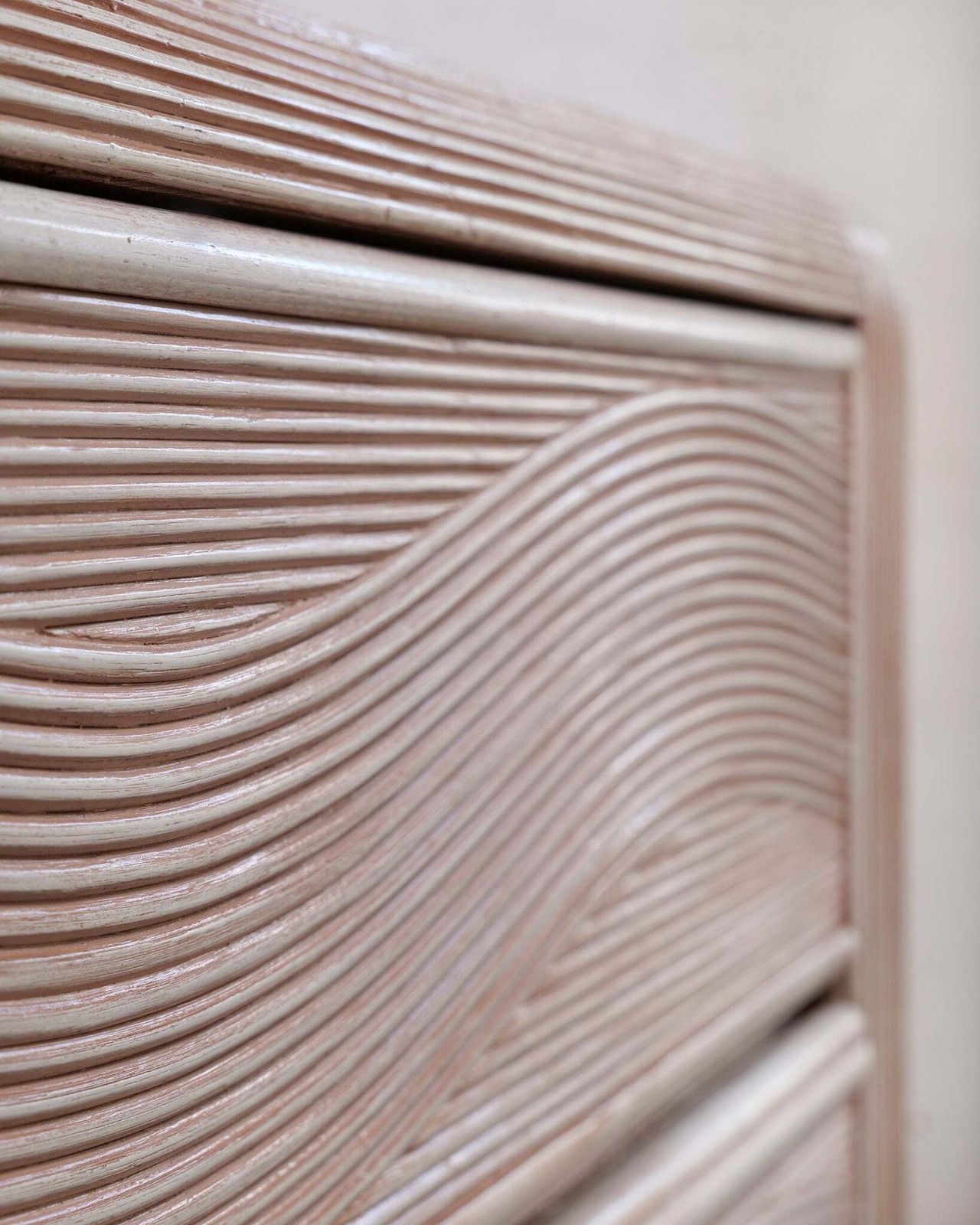 Pencil Reed Tallboy, 1970s photo vinterior