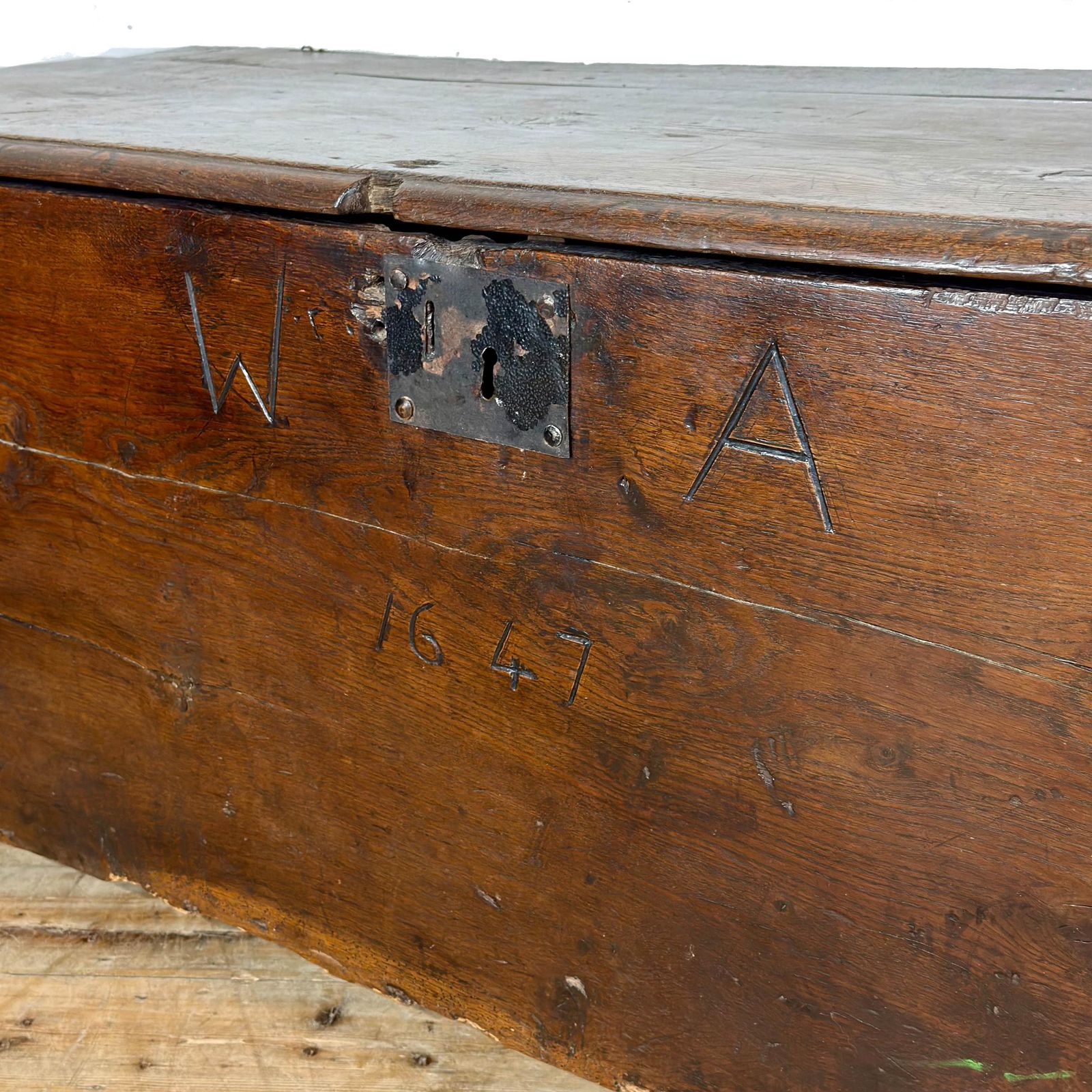Antique Early Welsh Oak Large Coffer | Antique Coffer | Antique Furniture | Antiques | Antique Storage (M 6906) photo vinterior
