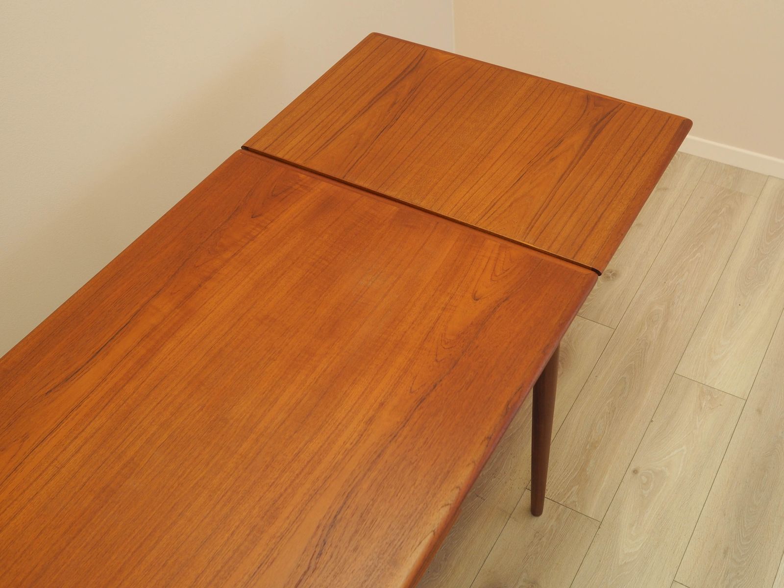 photo vinterior Teakhouten tafel – Deens design, ca. jaren 1970, gemaakt in Denemarken