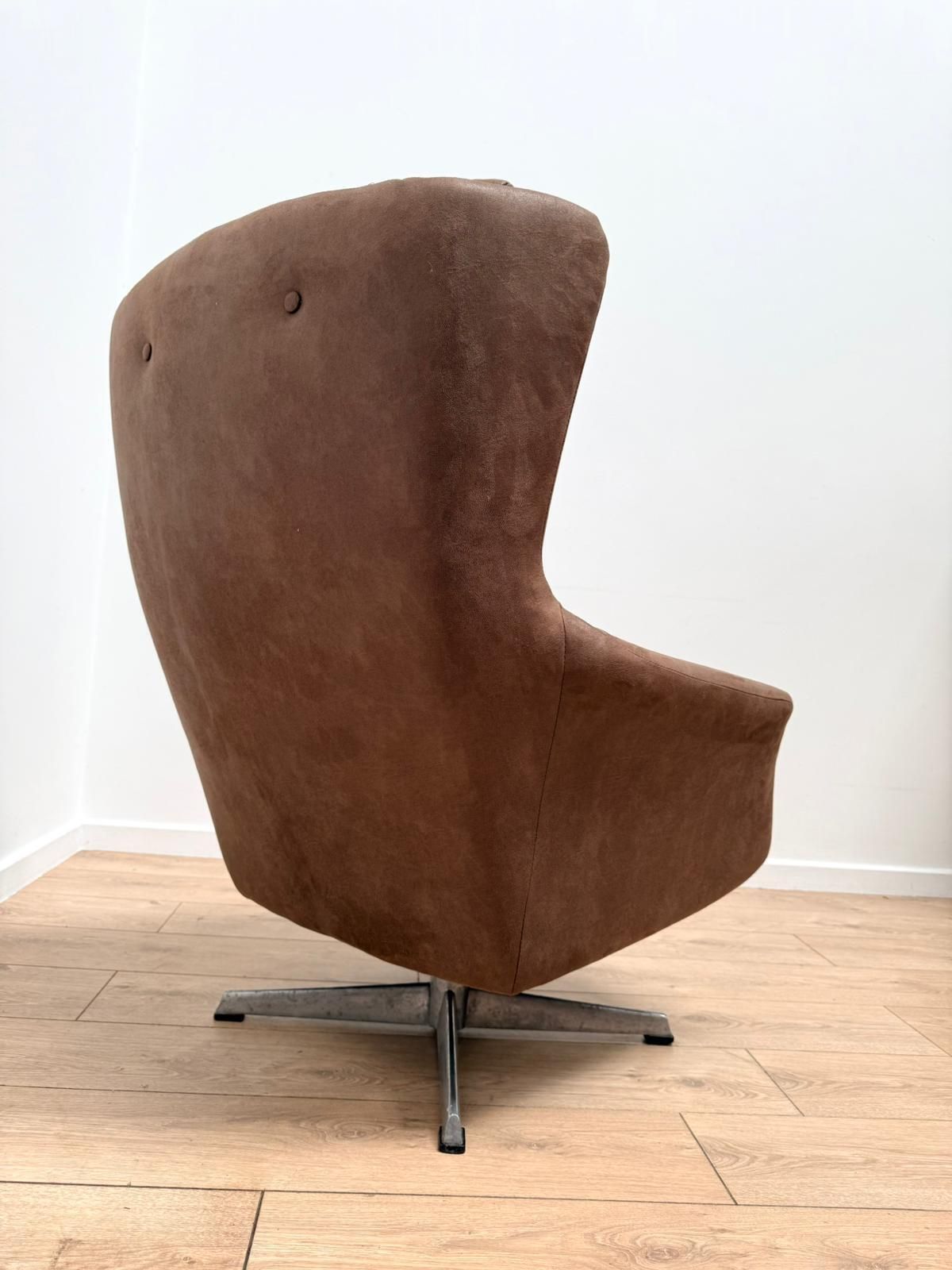 Vintage Mid Century Parker Knoll Statesment Style Swivel Armchair  Delivery Available 0017. photo vinterior