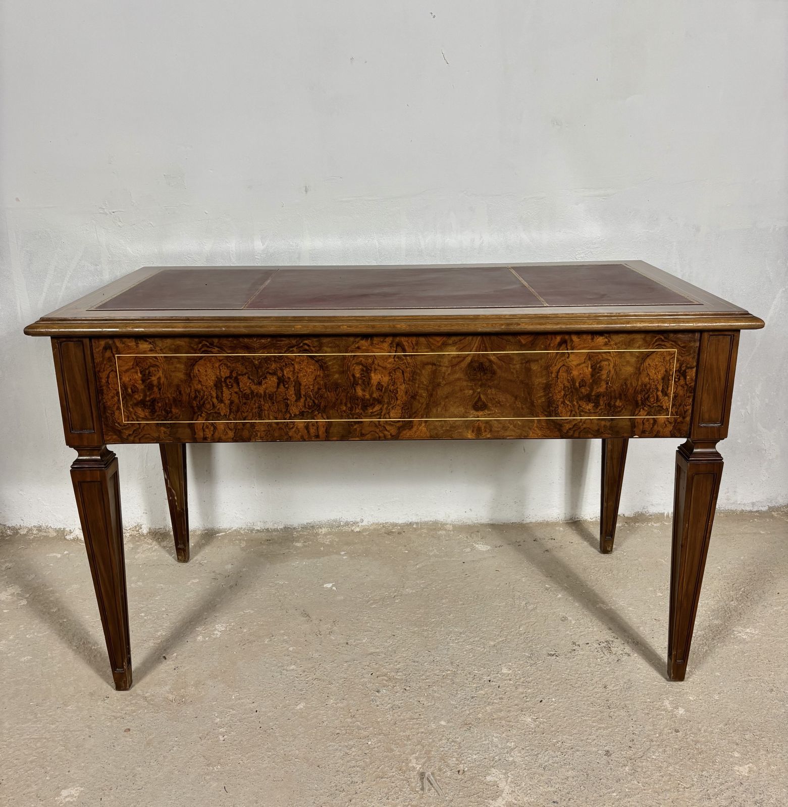 Franse schrijftafel in Louis XVI-stijl, walnoot met lederen blad, begin 20e eeuw photo 2920.0