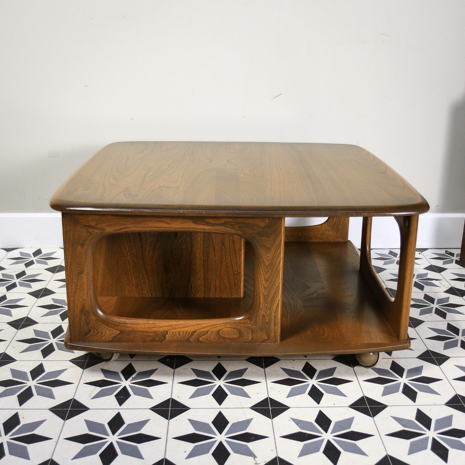 Ercol Windsor 844 Coffee Table Pandora In Golden Dawn. photo vintage