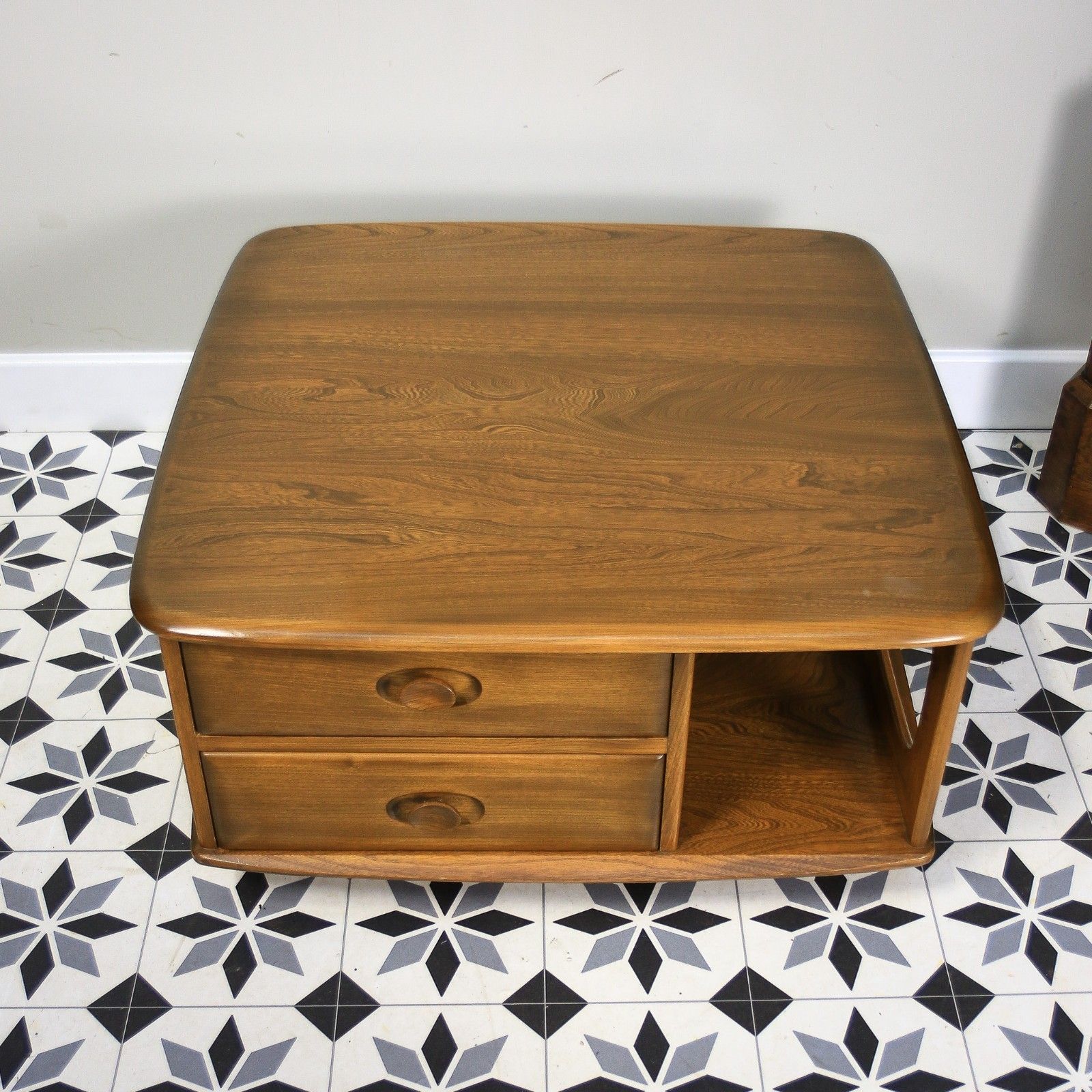 Furniture Ercol Windsor 844 Coffee Table Pandora In Golden Dawn. photo
