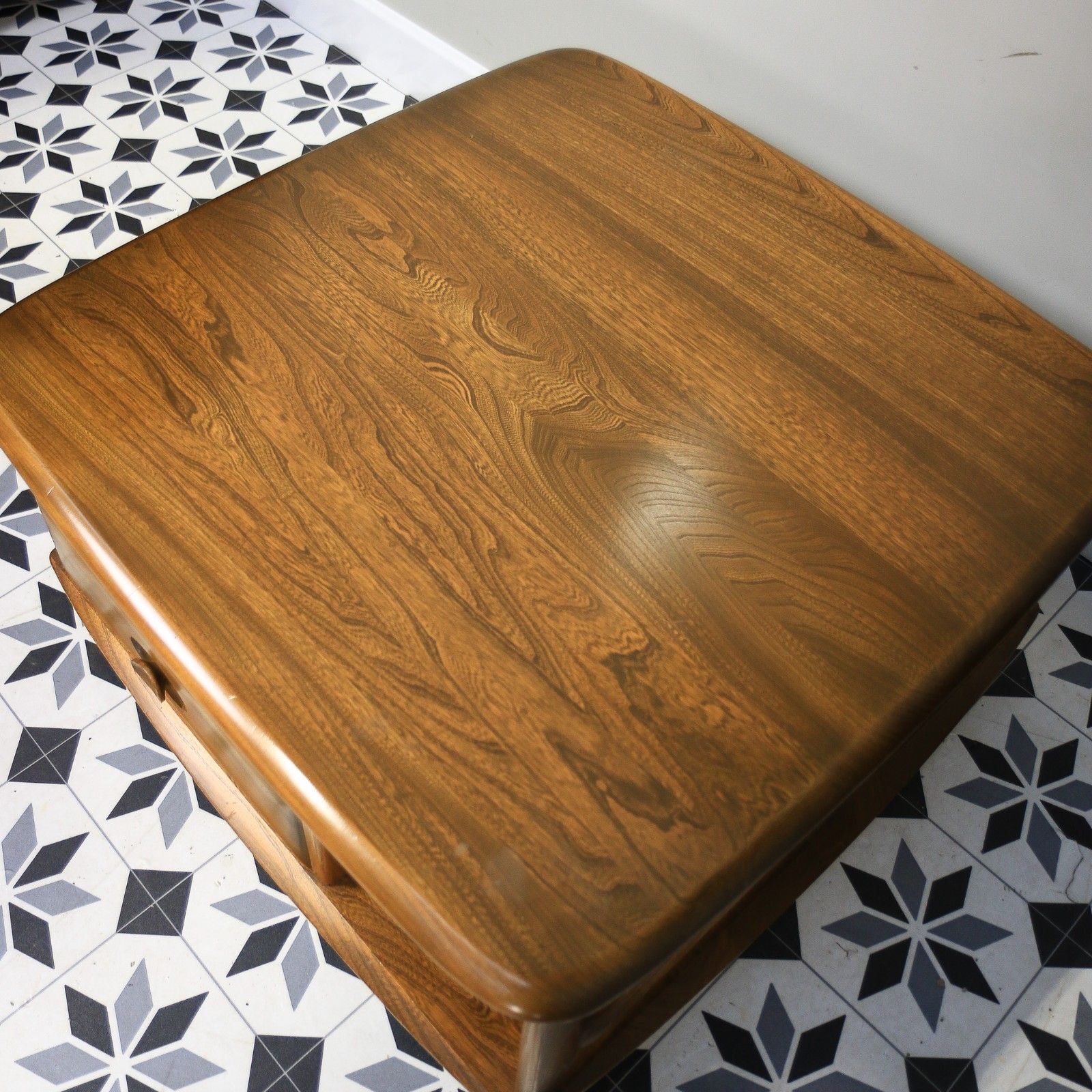 photo buy Ercol Windsor 844 Coffee Table Pandora In Golden Dawn.