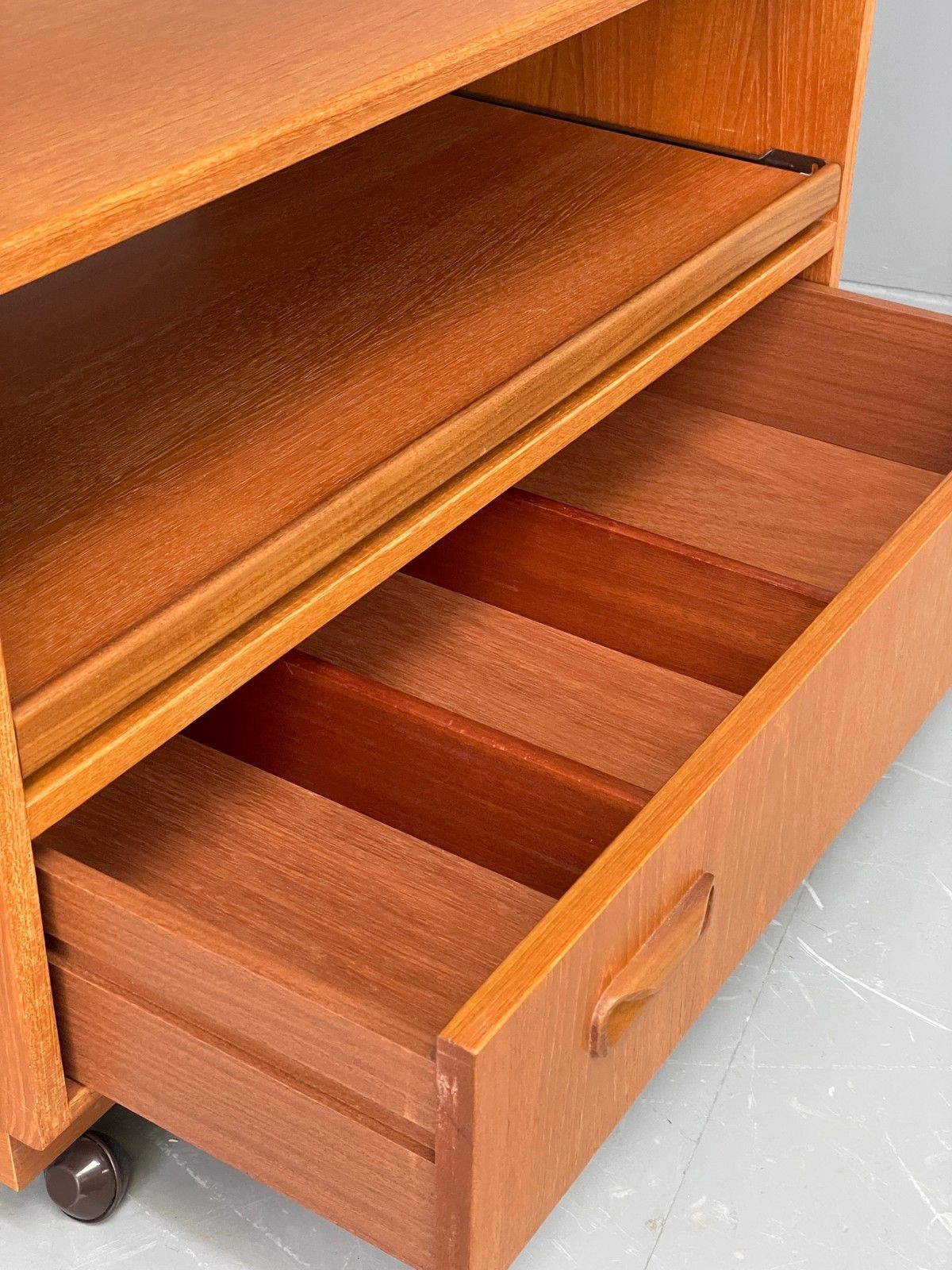 Vintage Teak Media Unit G Plan 1970s Sliding Shelf Tv Unit Eb12069 photo for sale