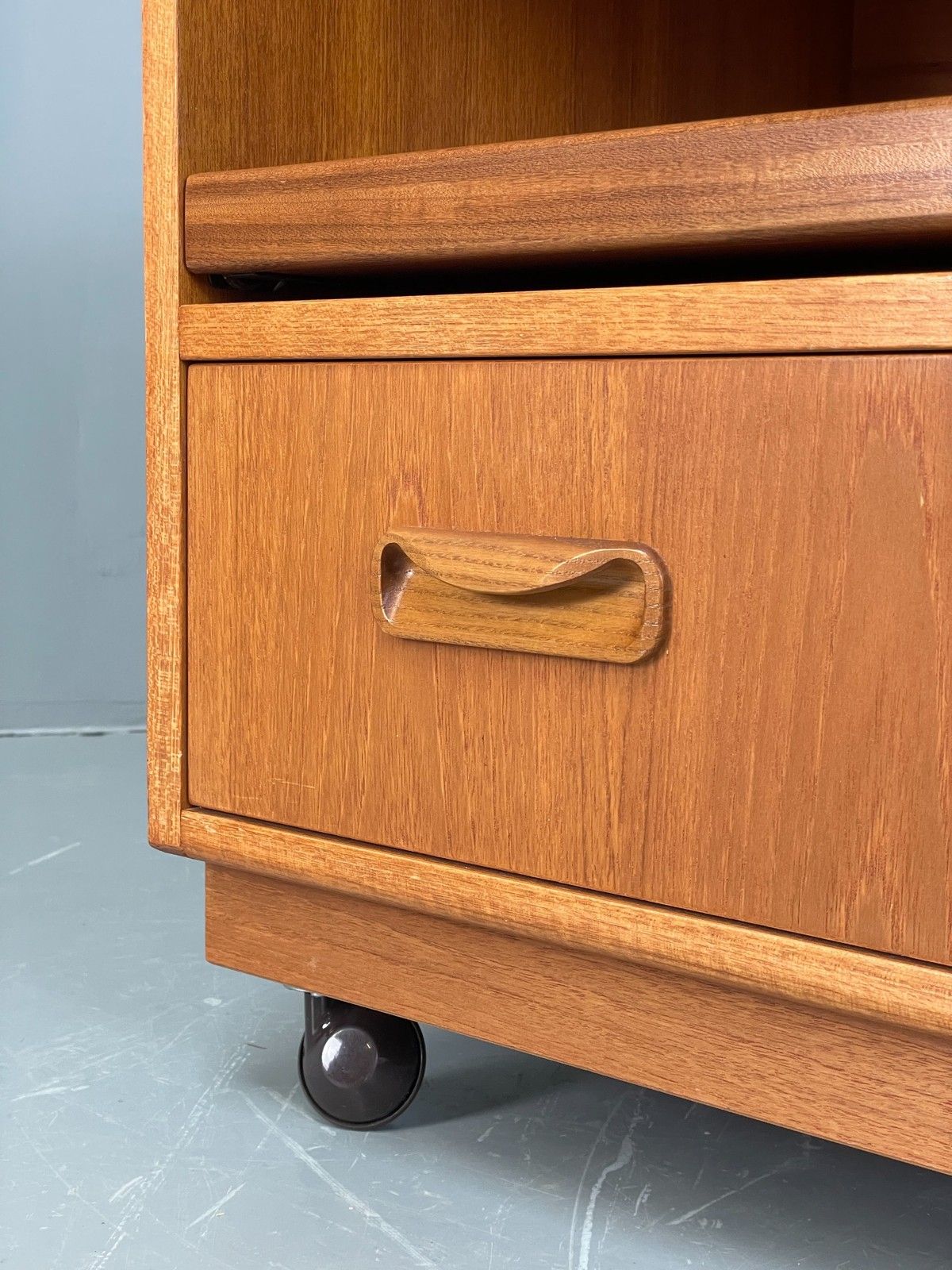 300.0 Vintage Teak Media Unit G Plan 1970s Sliding Shelf Tv Unit Eb12069 photo