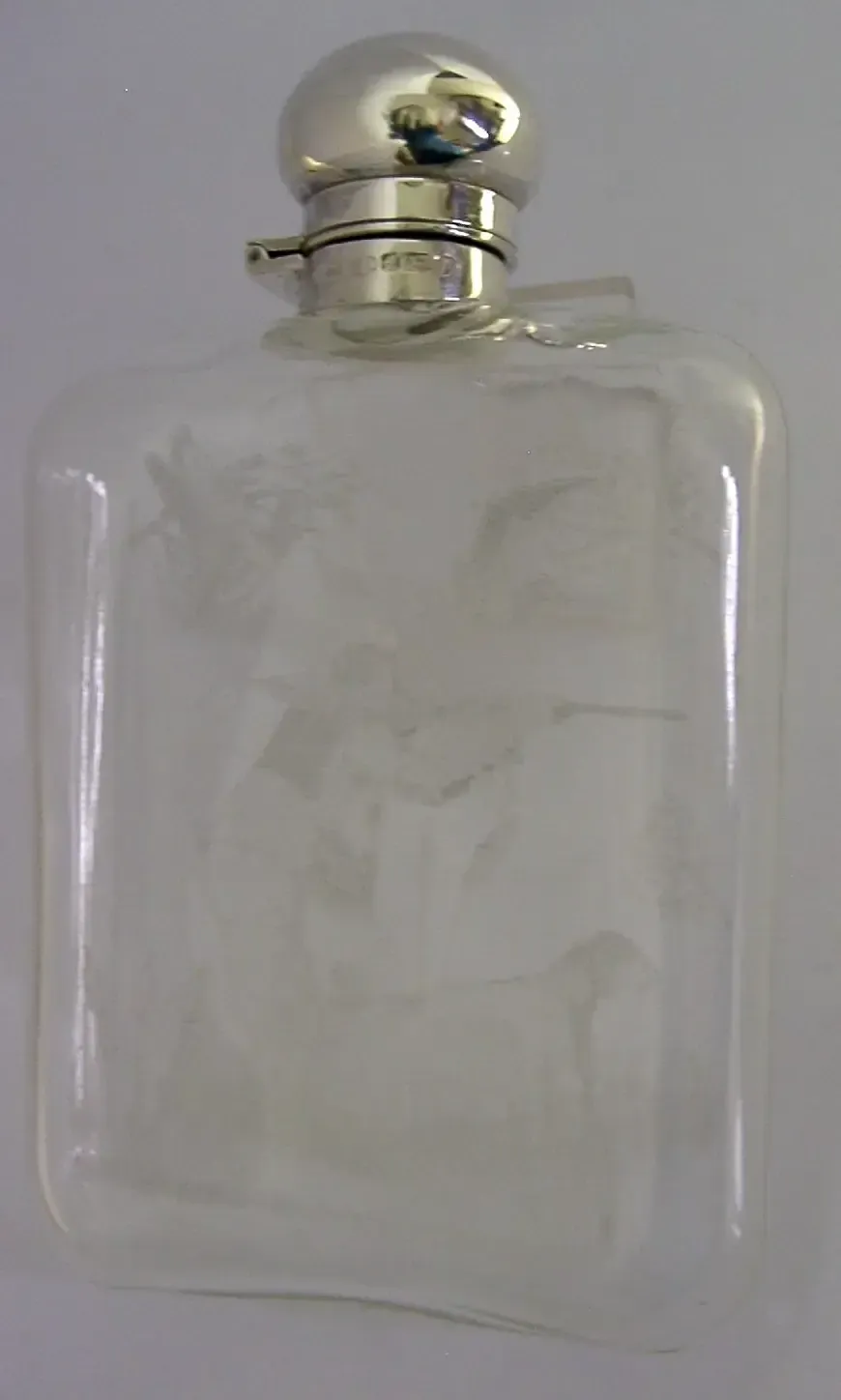 Engelse heupflacon van sterling zilver en gegraveerd glas, Birmingham 2016, jacht, 234g photo for sale