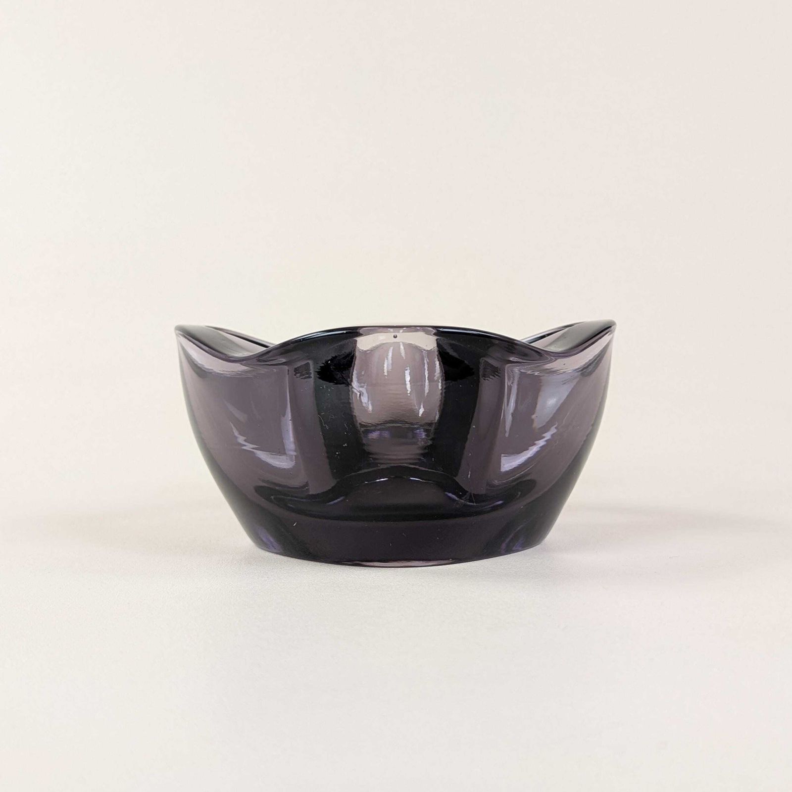 Sklo Union Amethyst Catchall Dish, Rudolf Jurnikl Heavy Glass Desk Tidy, Purple Trinket Bowl, Mid Century Modern 1960s Office Decor Ashtray photo for sale