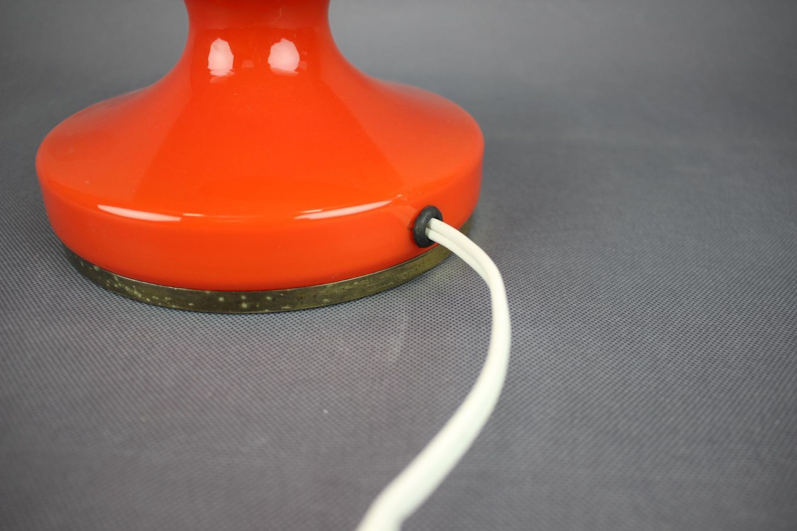 photo furniture Lampe de table en verre opaline orange, Tchécoslovaquie, années 1970