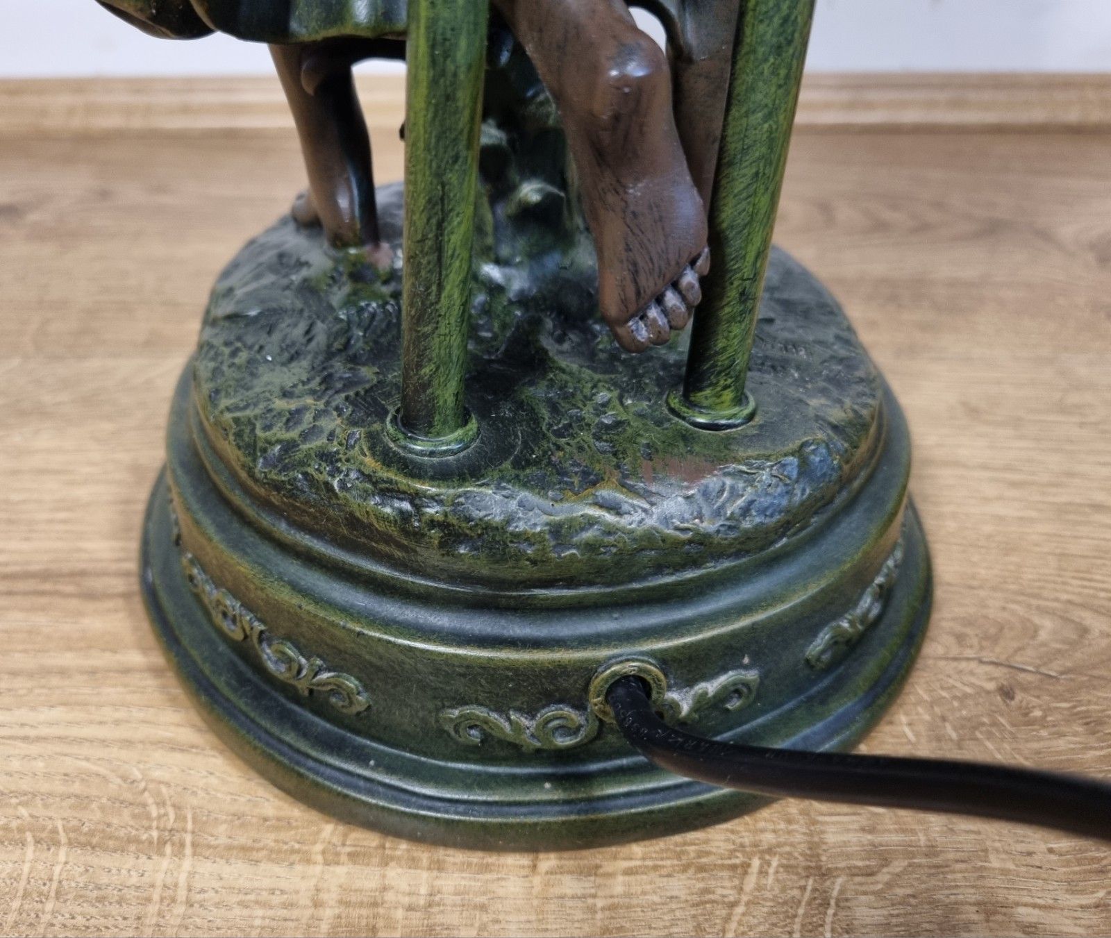 photo buy Large Widdop Bingham Art Nouveau Style Table Lamp 2 Figures Ruffle Tulip Shades