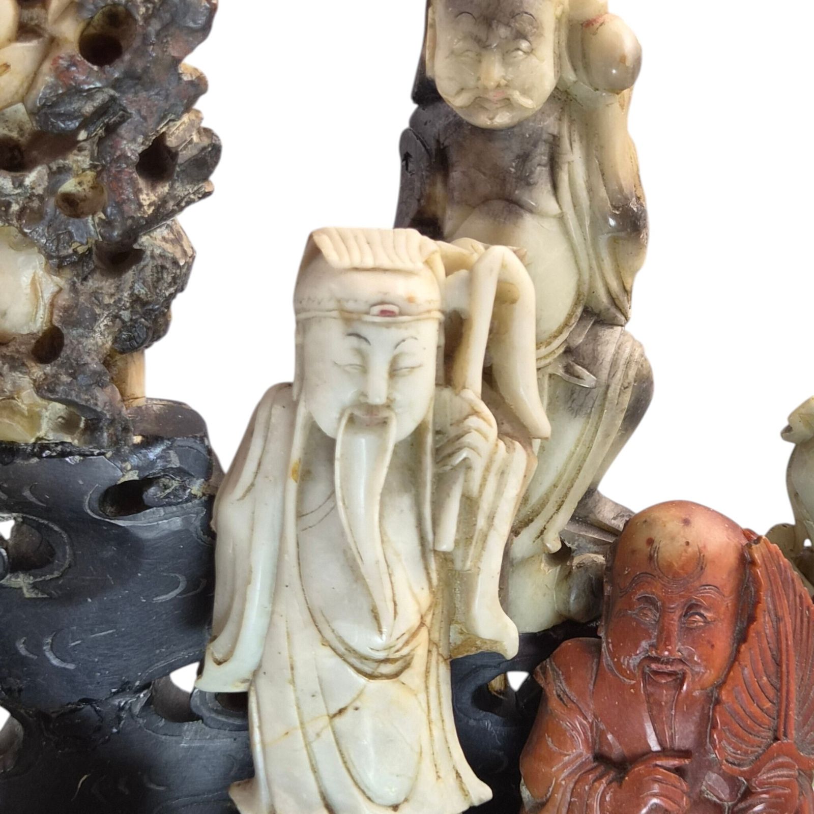 photo for sale Chinese speksteen groep van Daoïstische onsterfelijken op doorbroken rotsbasement, begin 20e eeuw