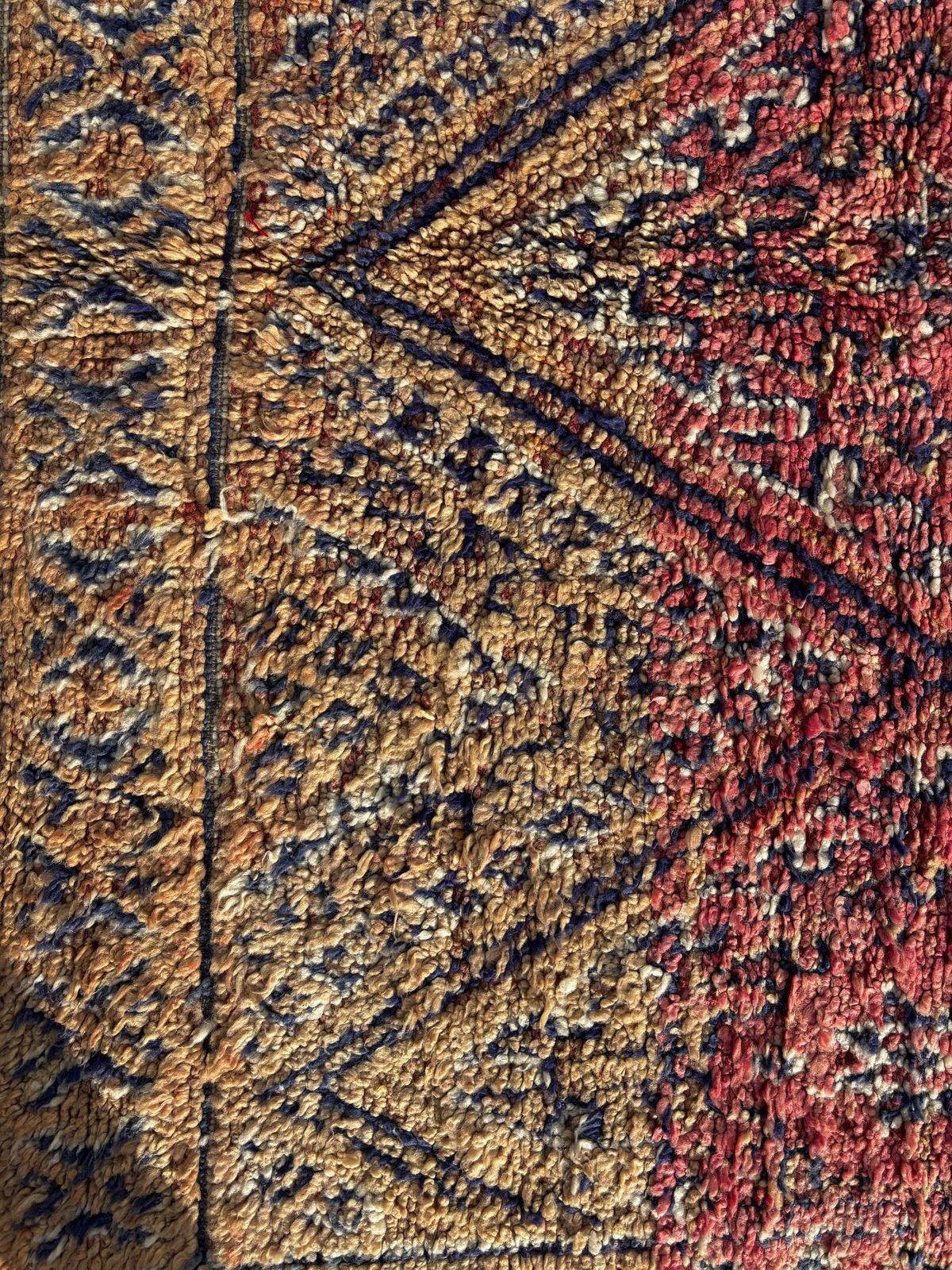 photo for sale Vintage Moroccan Beni M’guild Rug 190x350 Cm – Authentic Handwoven Wool Berber Rug From The Atlas Mountains