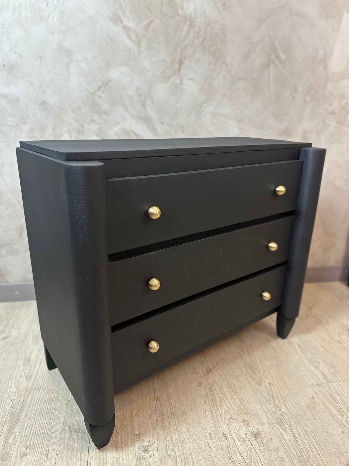photo vintage Art Deco Chest Of Drawers