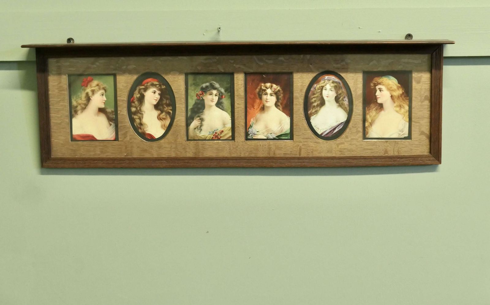6 Pre Raphaelite Portraits Mounted In An Oak Shelf 6 Charming 19th Century Ladies