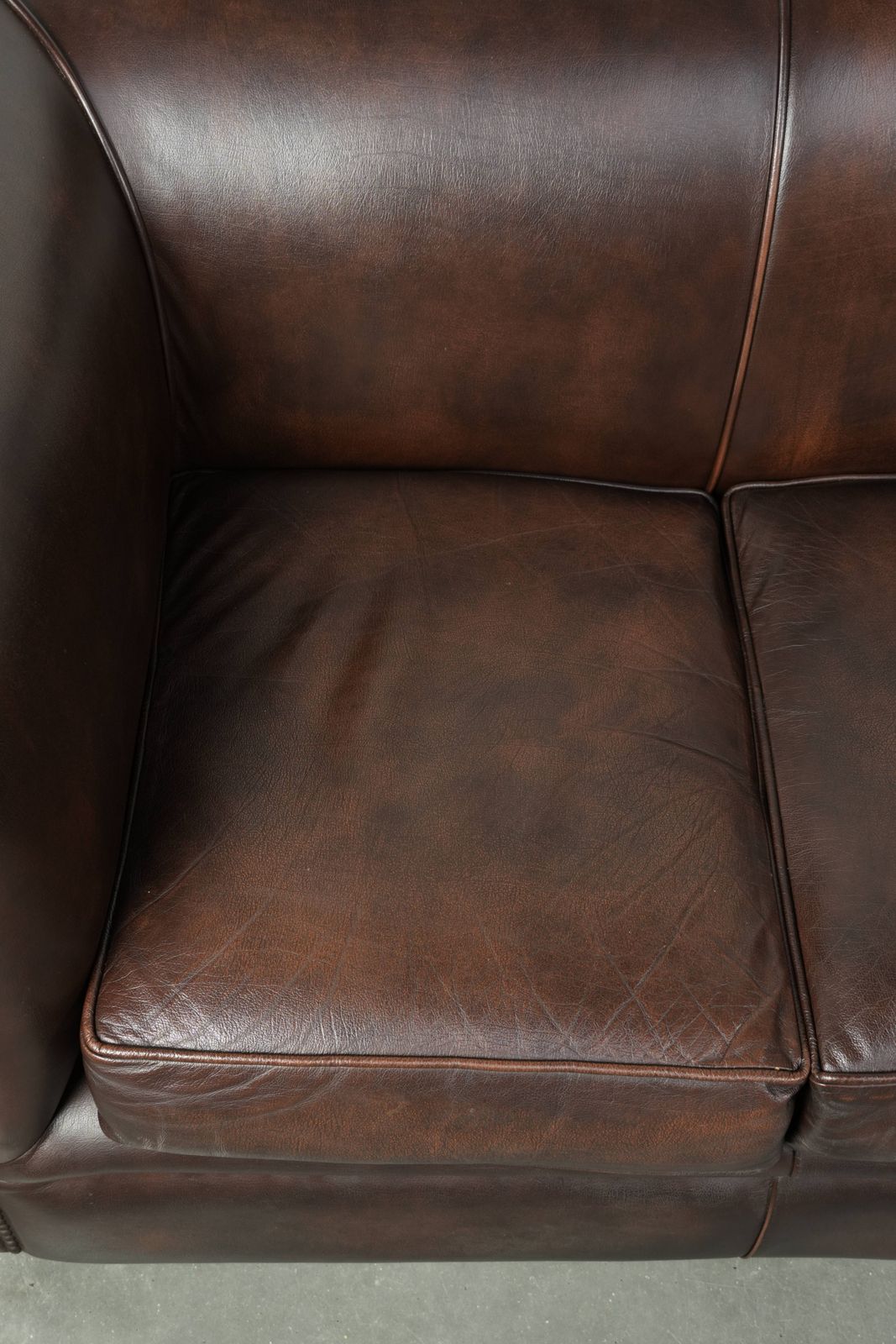 Luxurious Brown Smooth Cowhide Chesterfield Sofa With A Timeless English Look. photo 1330.0