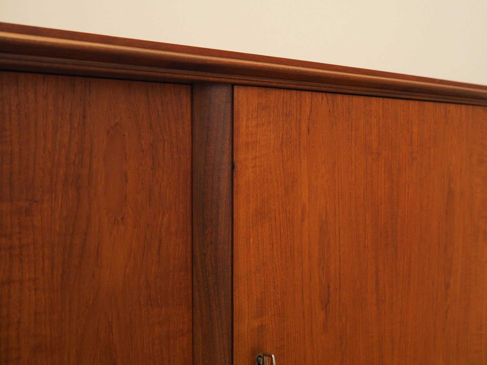 photo for sale Teakhouten dressoir, Deens design, jaren 1970, gemaakt in Denemarken