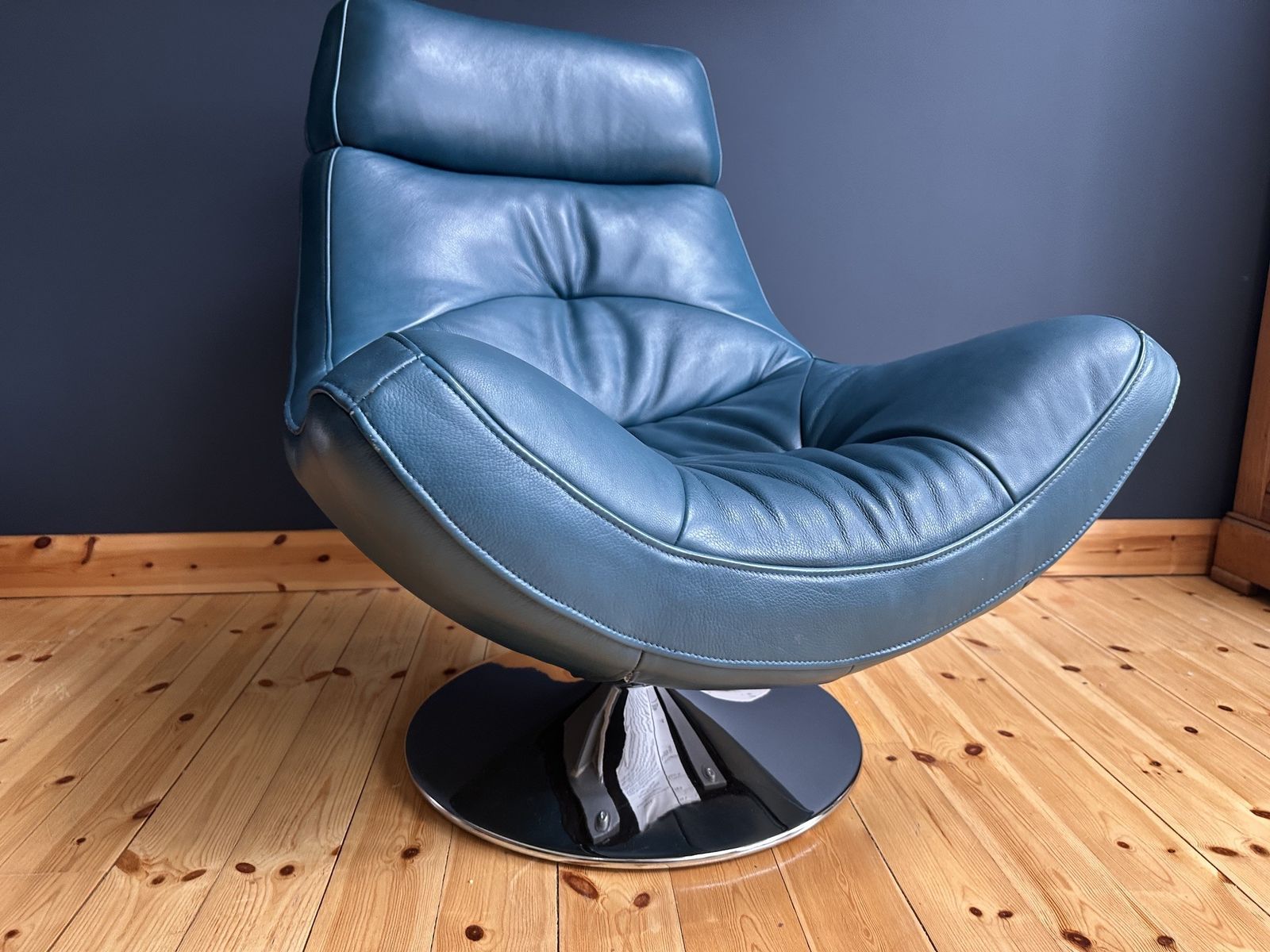 Retro Swivel Armchair In Teal Full Grain Leather With Chrome Base