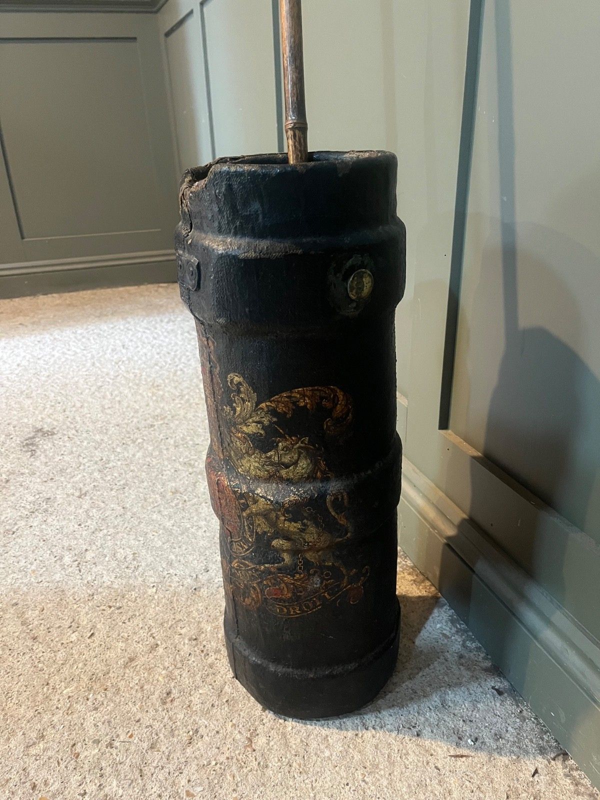 Antique Stick/Umbrella Stand Leather Cordite Shell Case W Royal Insignia photo vinterior