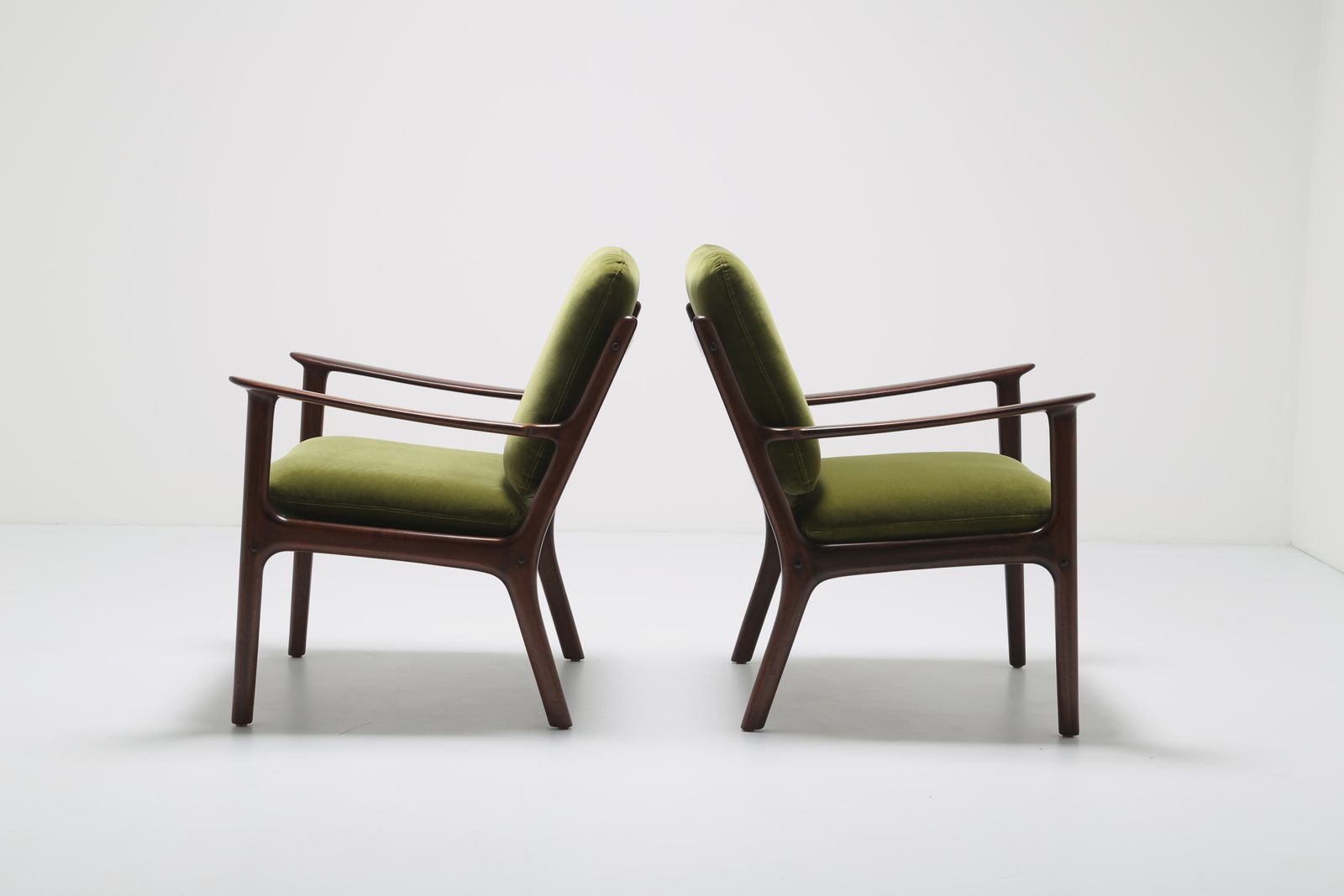 3800.0 Pair Of Ole Wanscher Pj112 Easy Chairs In Mahogany And Green Cotton Velvet For Poul Jeppesen, 1950s. photo